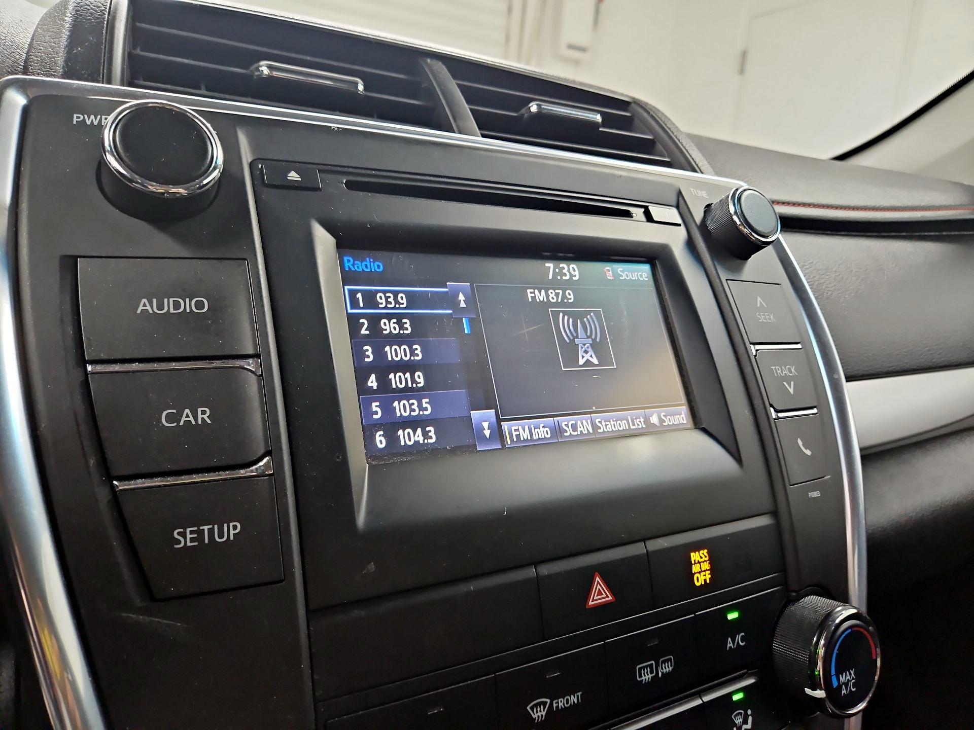 Thumbnail: 2015 Toyota Camry - 15