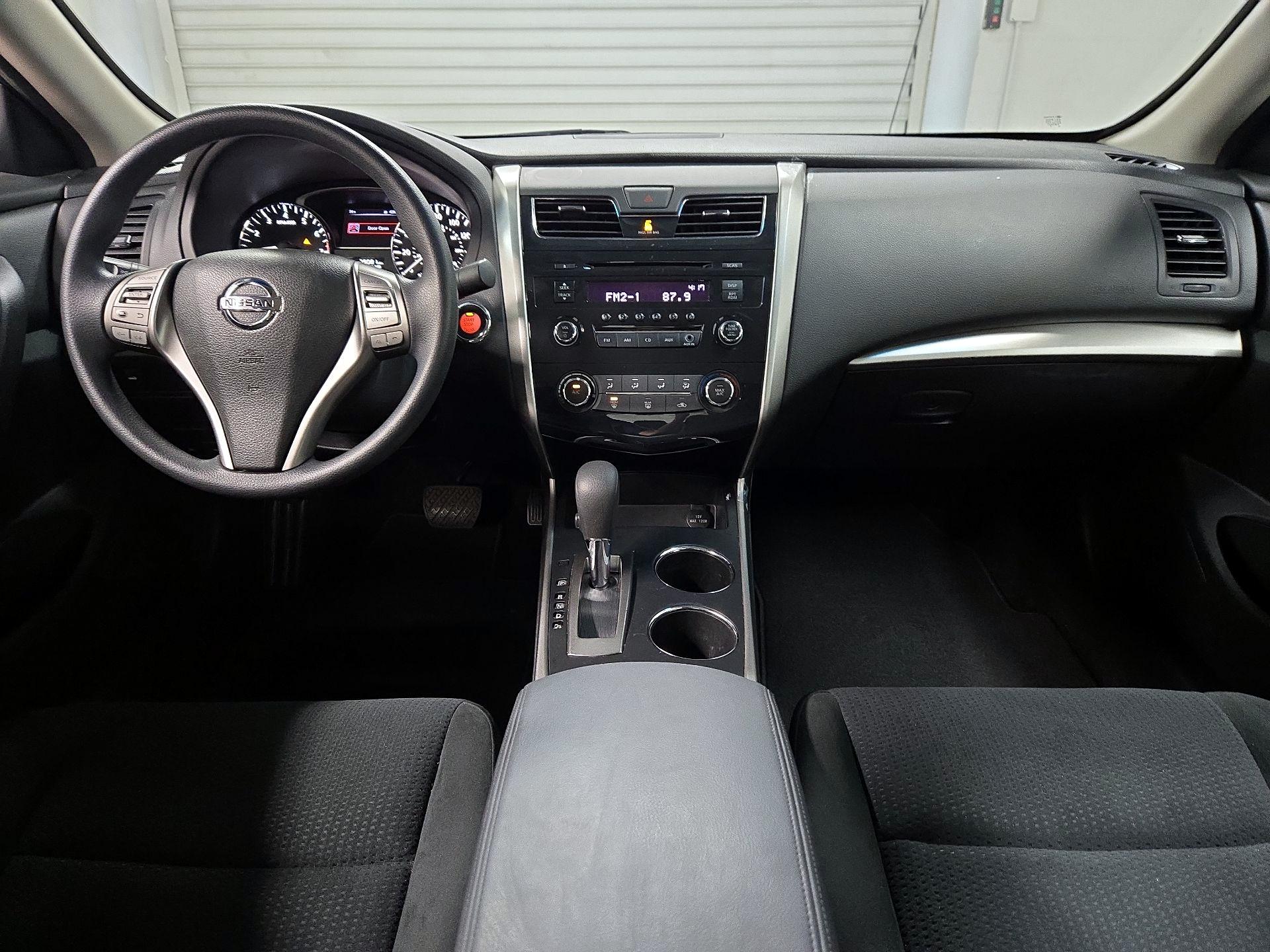 Thumbnail: 2015 Nissan Altima - 9