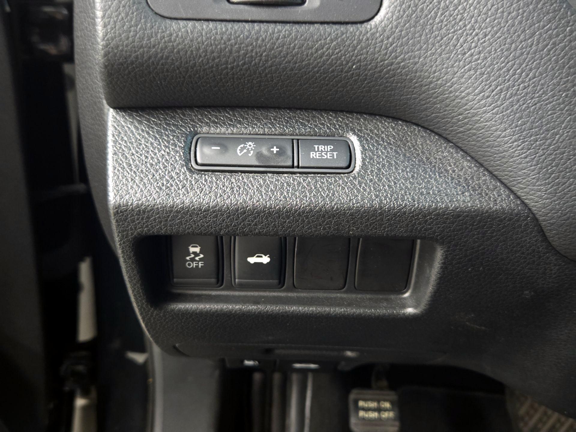 Thumbnail: 2015 Nissan Altima - 13