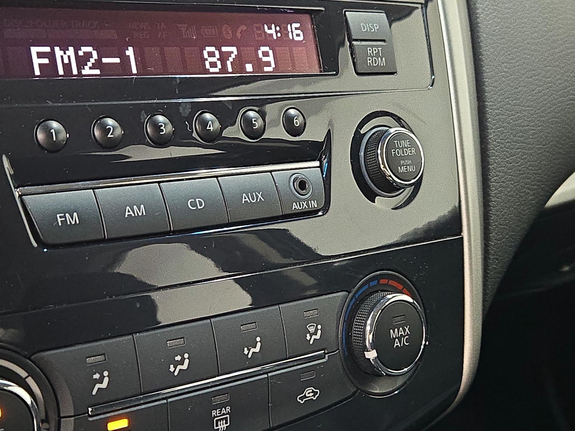 Thumbnail: 2015 Nissan Altima - 17