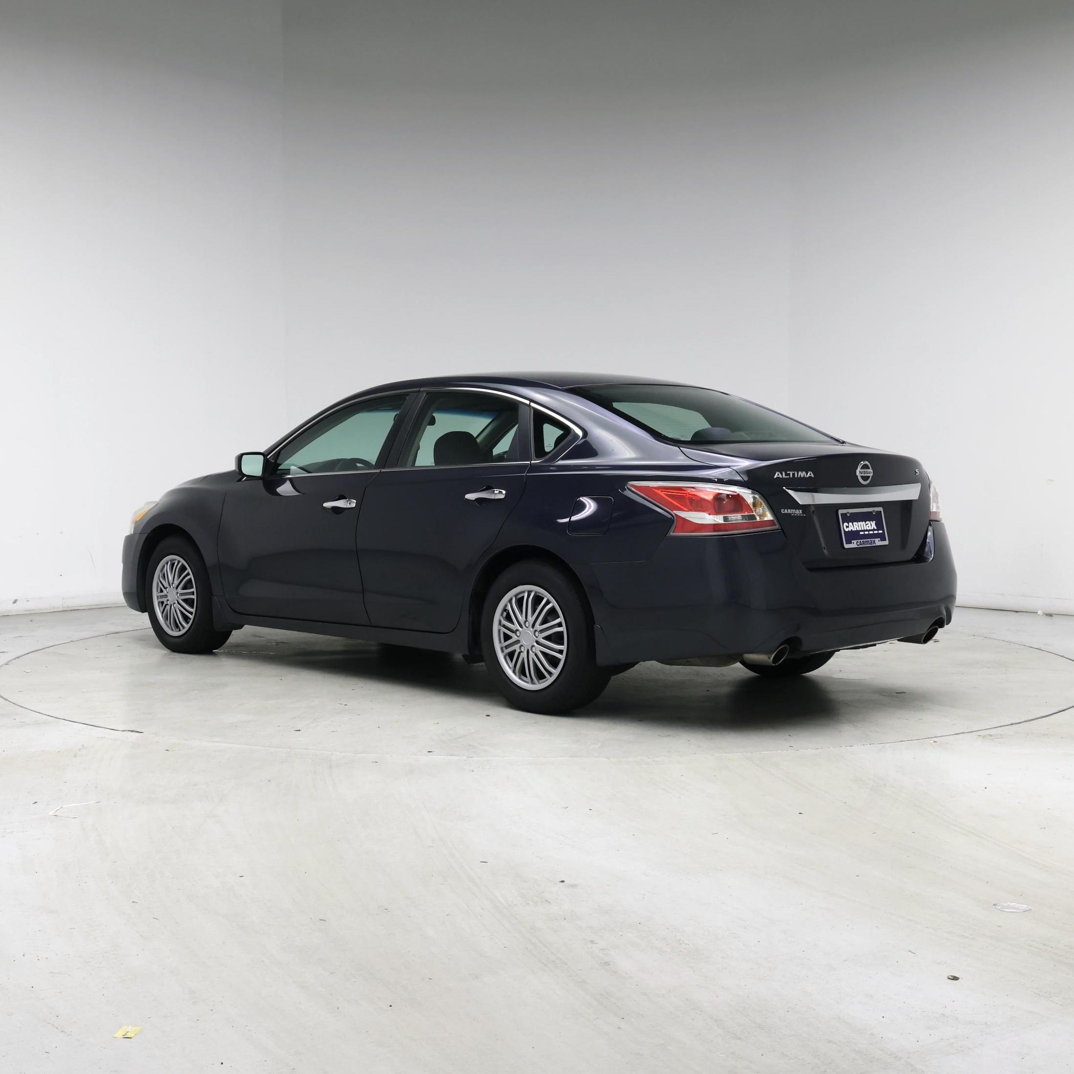 Thumbnail: 2015 Nissan Altima - 2