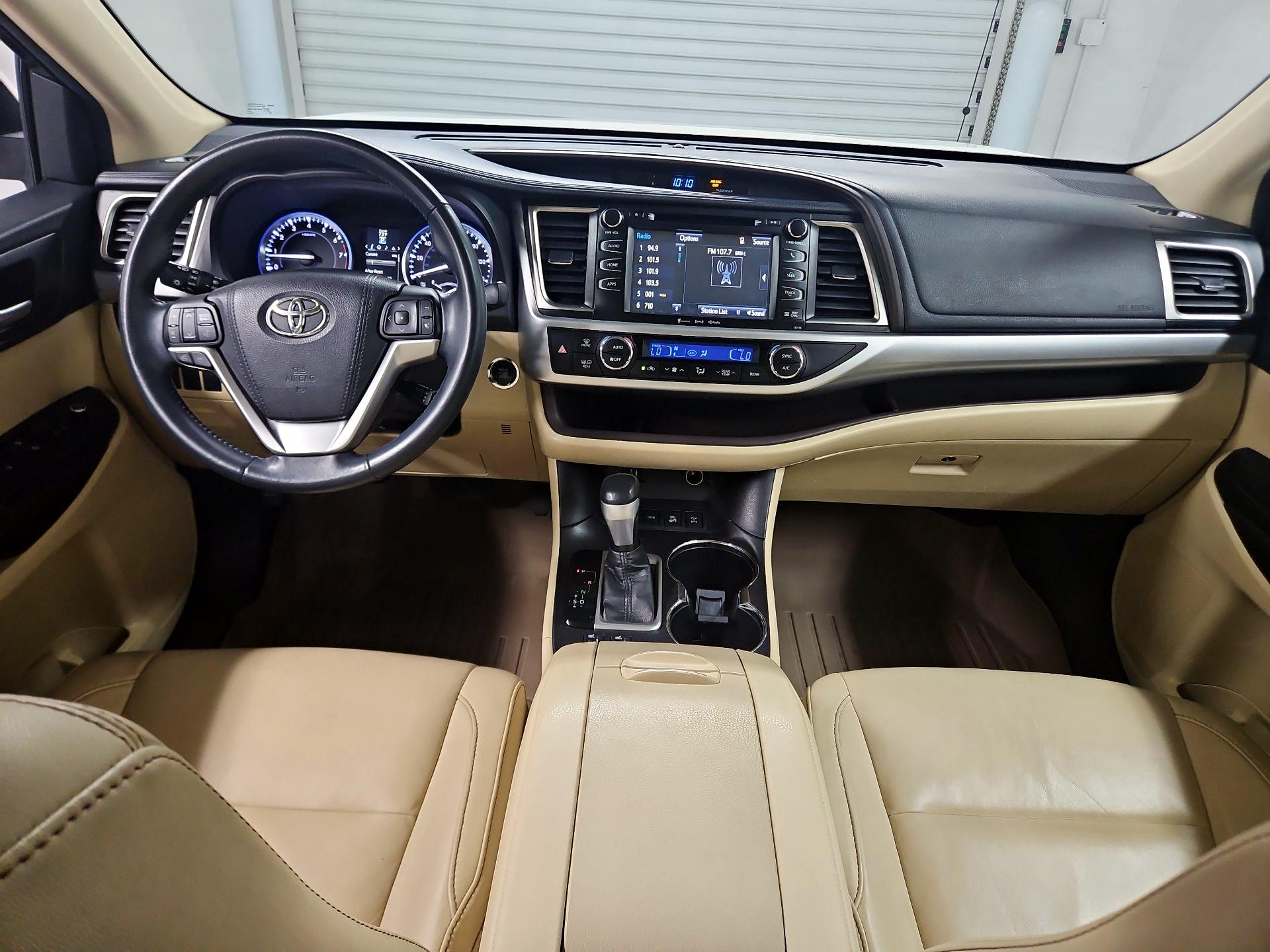 Thumbnail: 2016 Toyota Highlander - 9