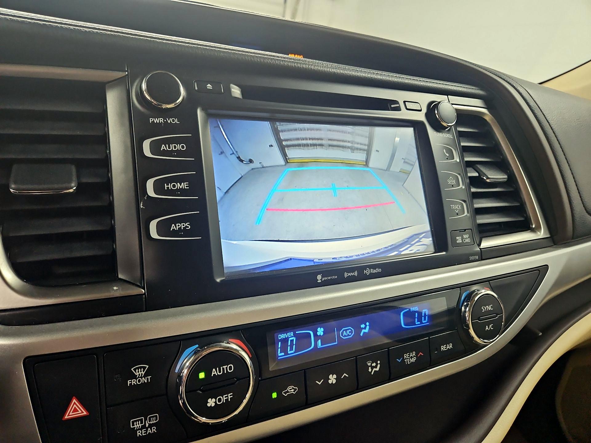 Thumbnail: 2016 Toyota Highlander - 14