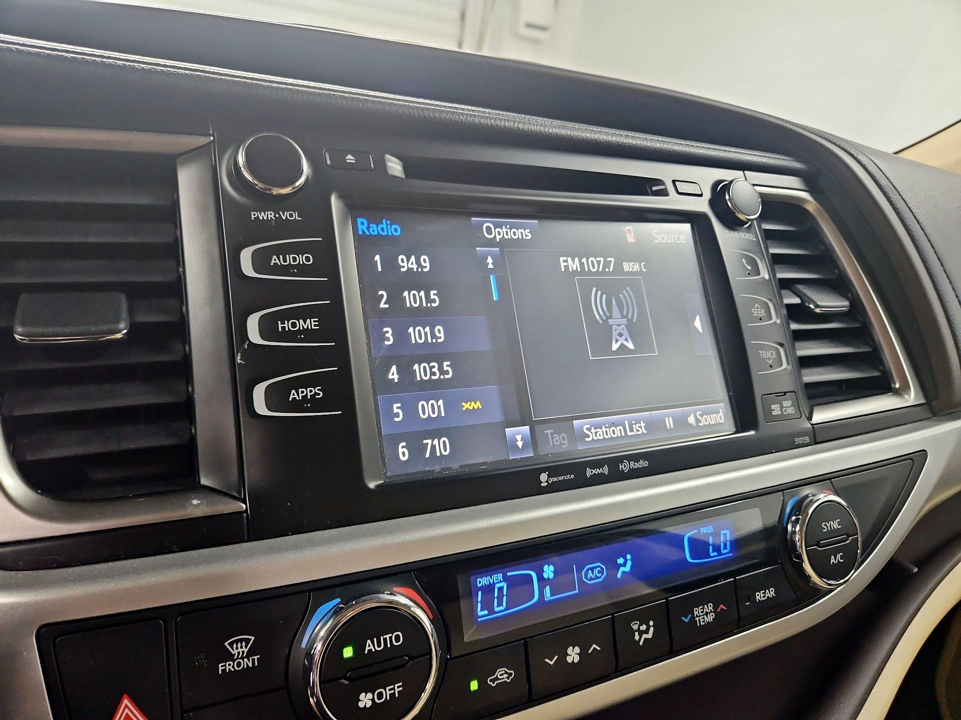 Thumbnail: 2016 Toyota Highlander - 15