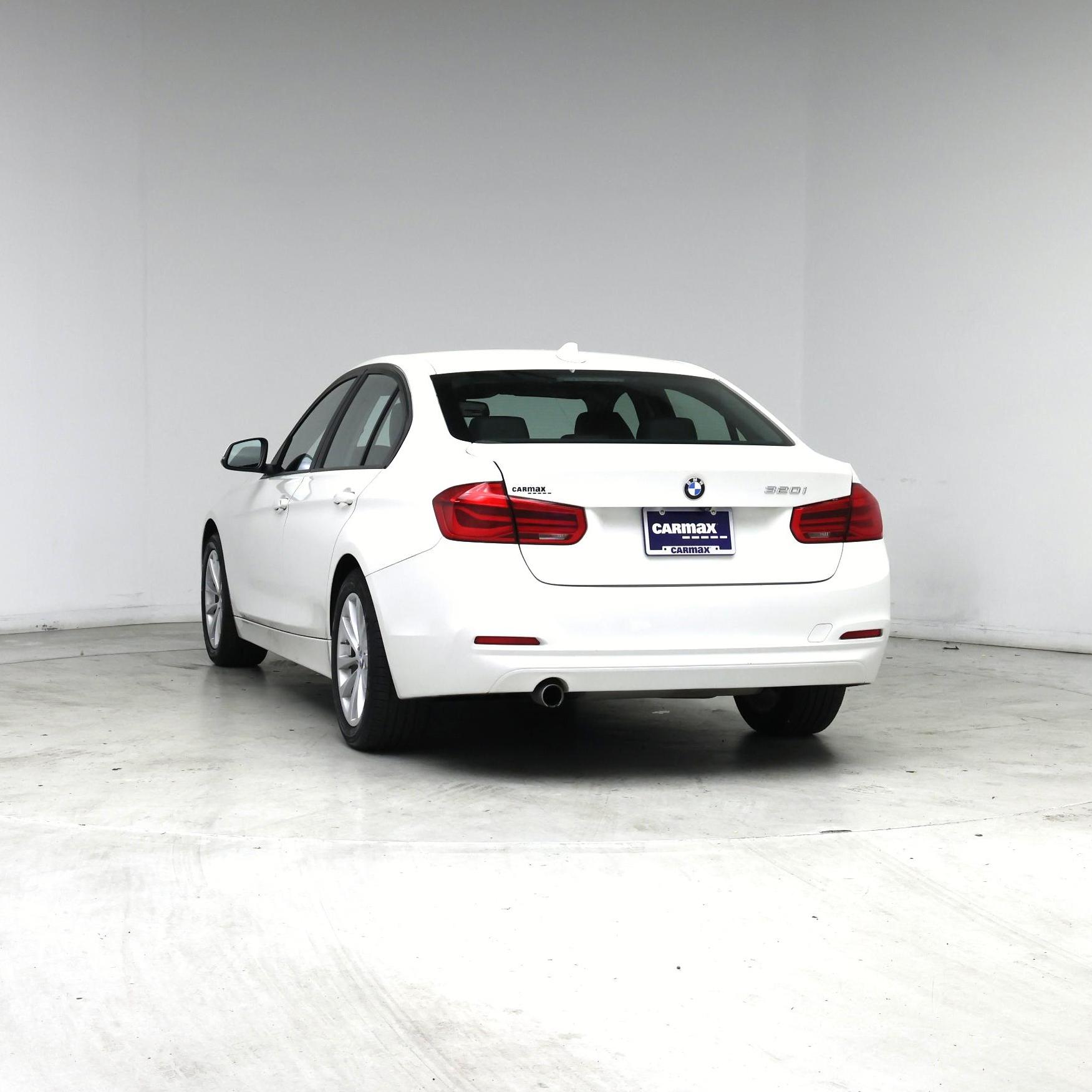Thumbnail: 2018 BMW 3 Series - 6