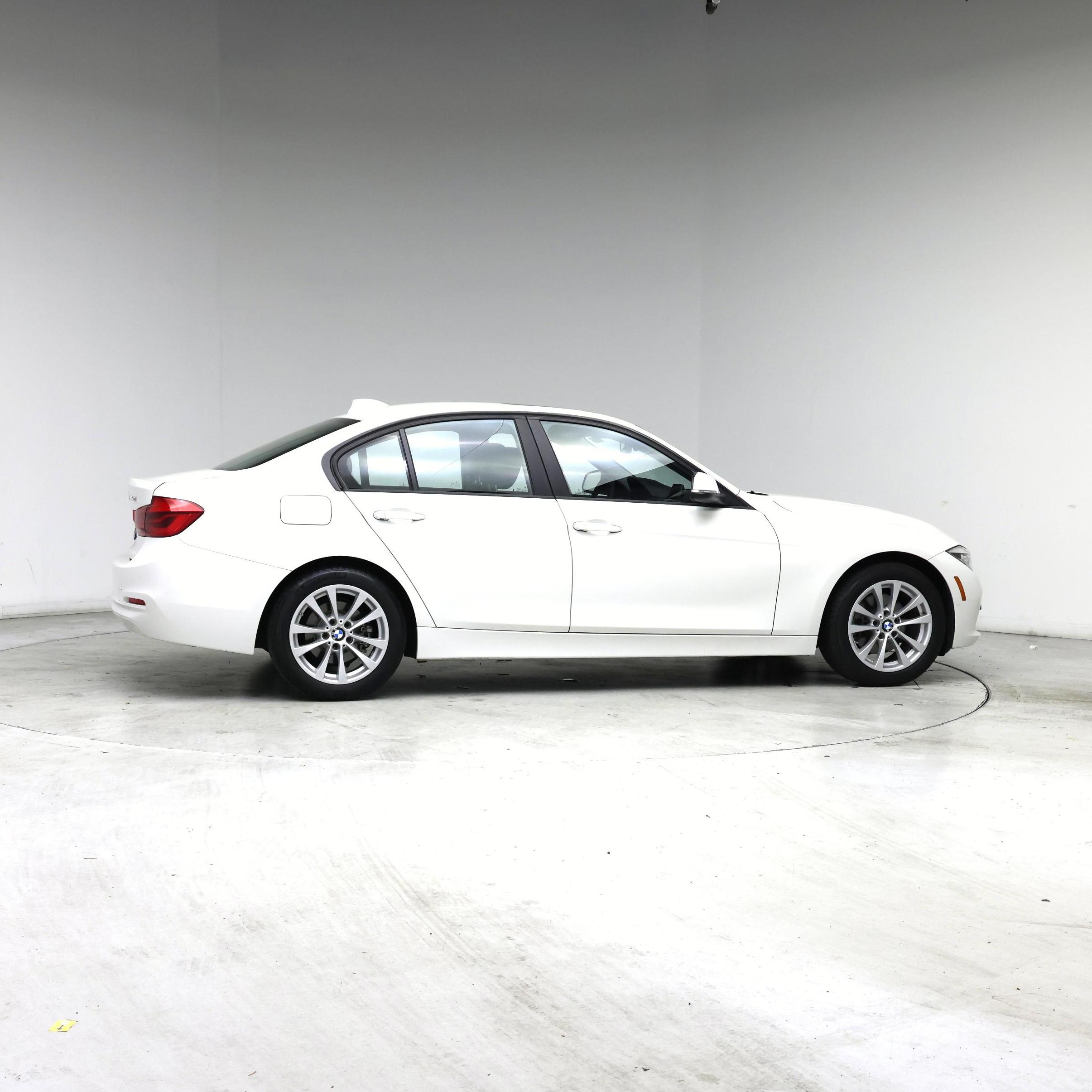 Thumbnail: 2018 BMW 3 Series - 7