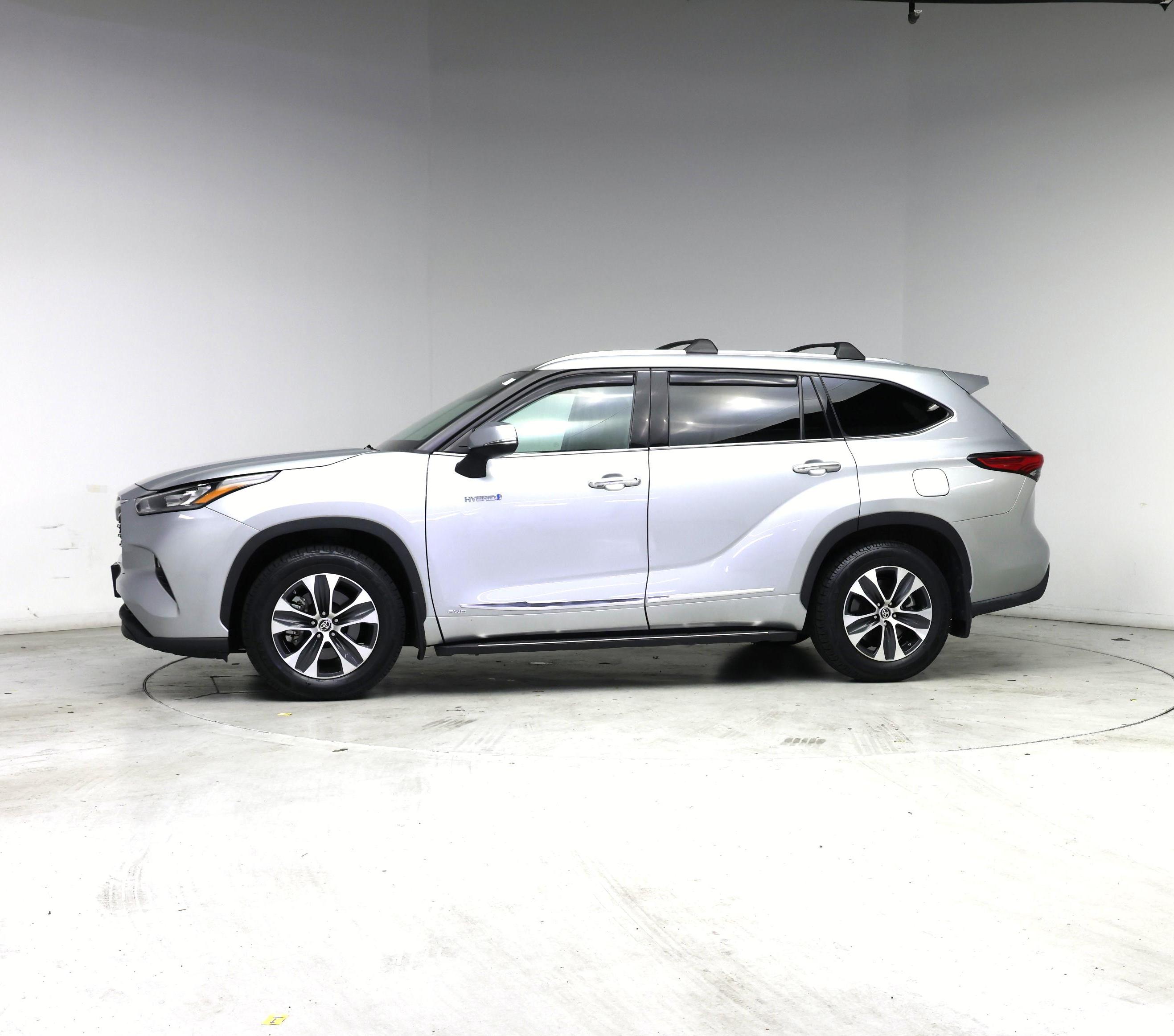Thumbnail: 2020 Toyota Highlander - 3