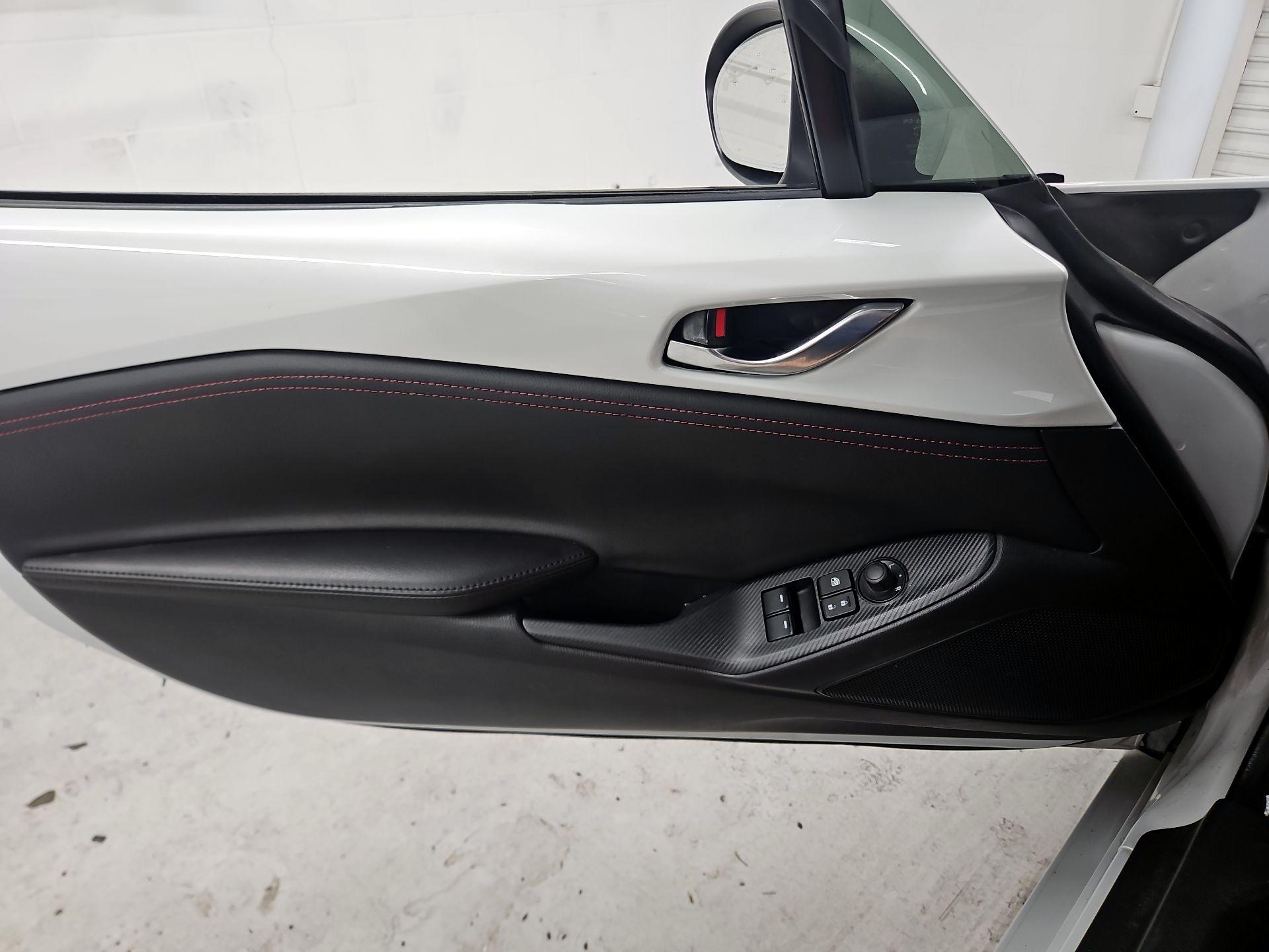 Thumbnail: 2016 Mazda MX-5 Miata - 12