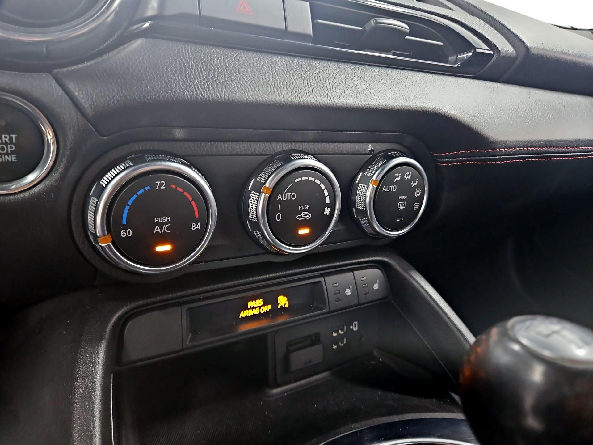 Thumbnail: 2016 Mazda MX-5 Miata - 15
