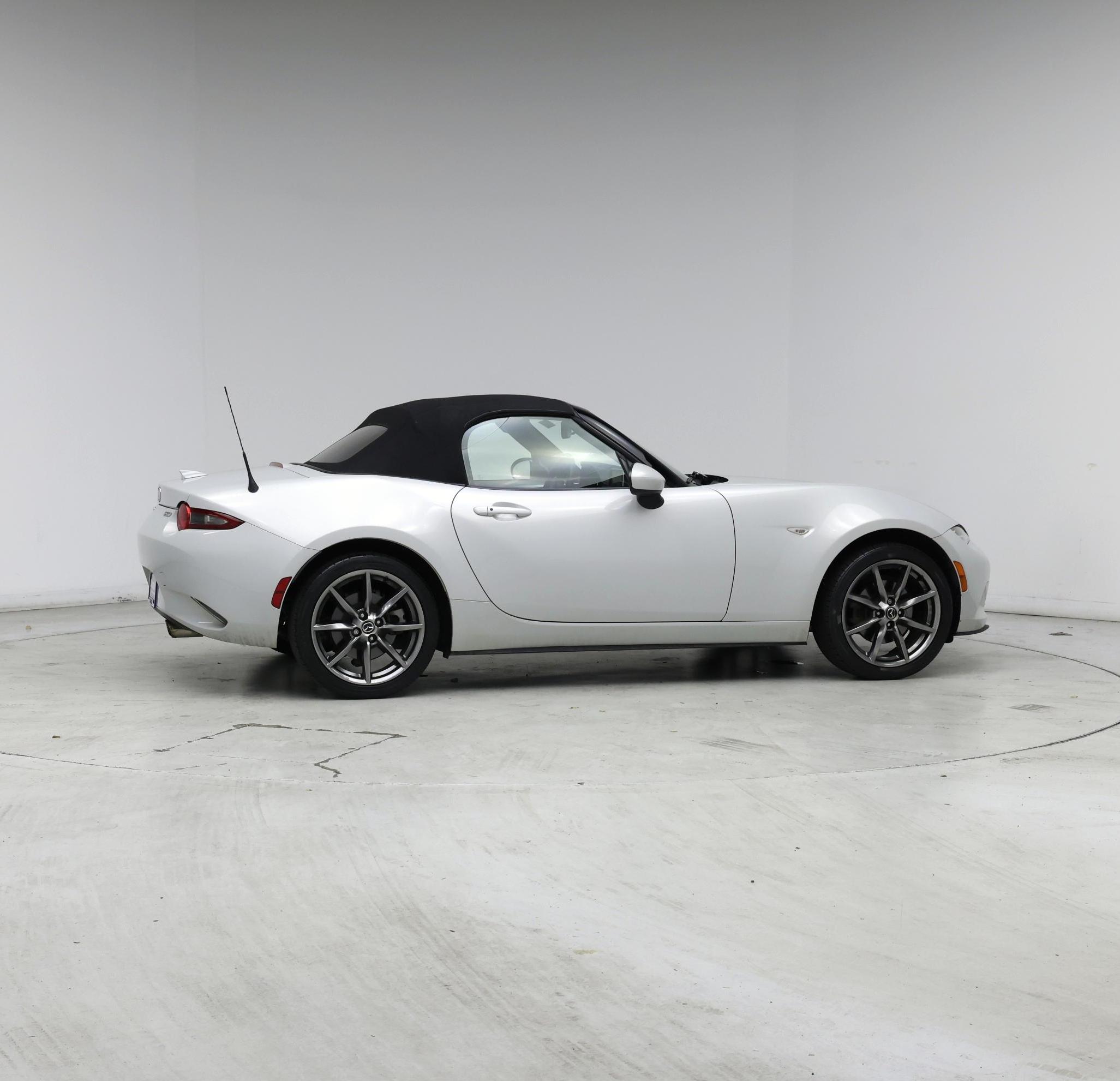 Thumbnail: 2016 Mazda MX-5 Miata - 7