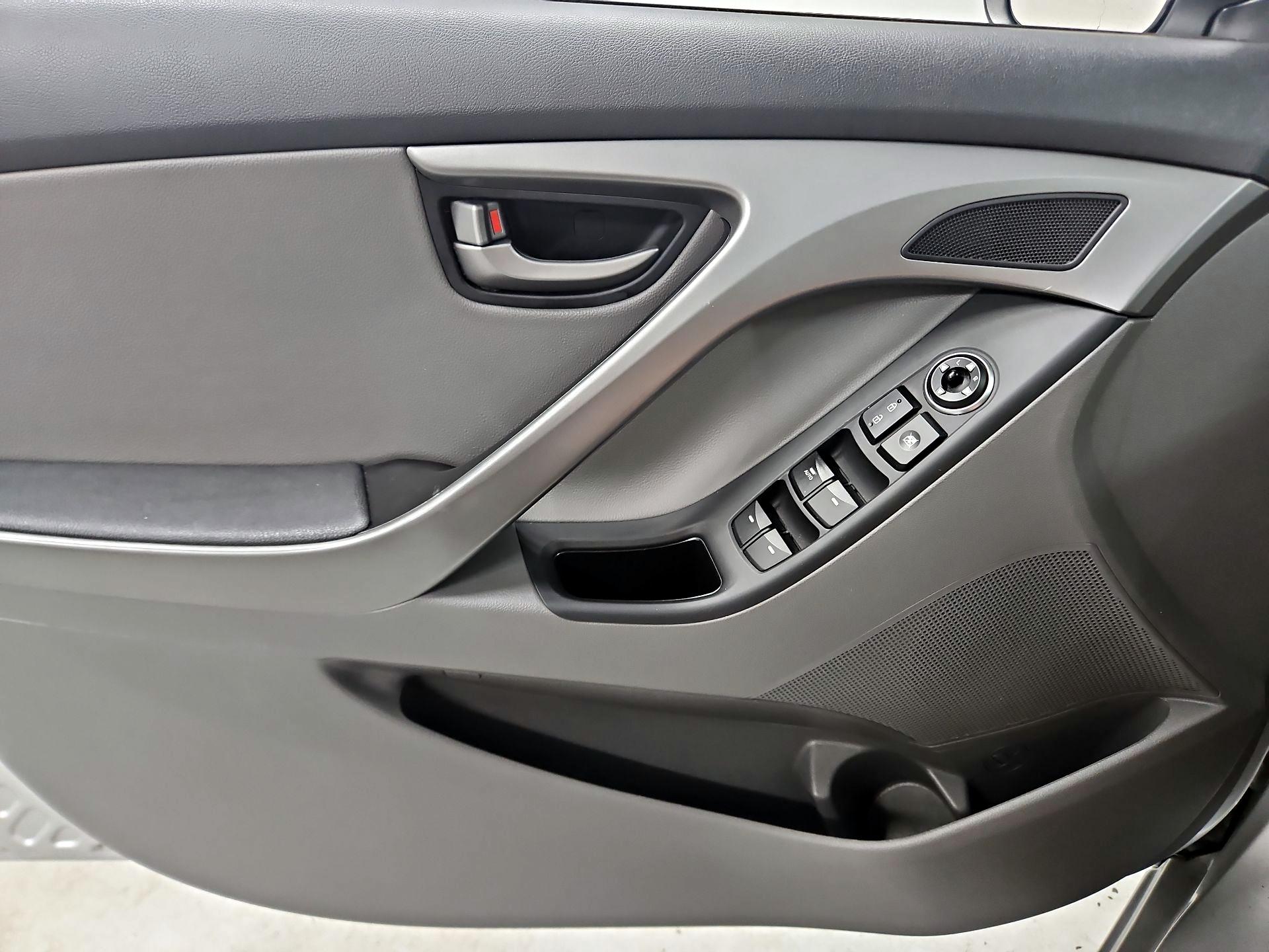 Thumbnail: 2015 Hyundai Elantra - 12