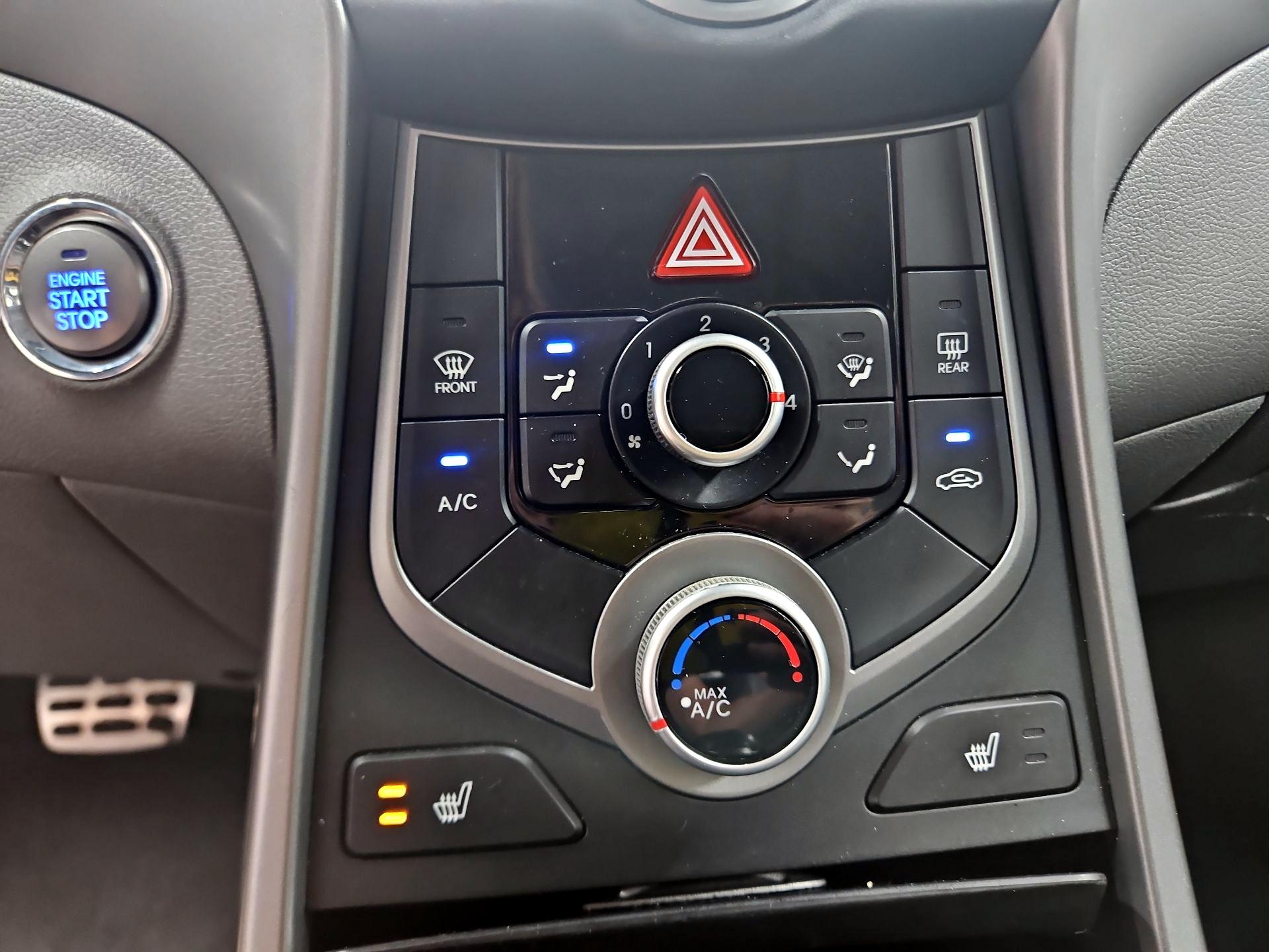 Thumbnail: 2015 Hyundai Elantra - 17