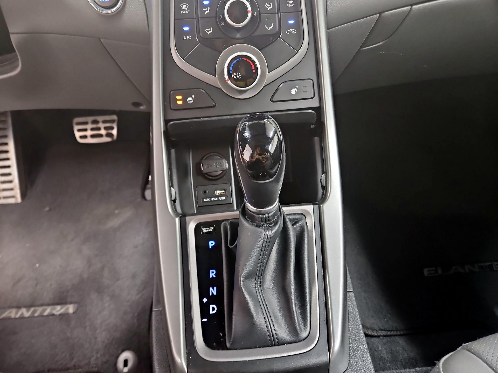 Thumbnail: 2015 Hyundai Elantra - 18
