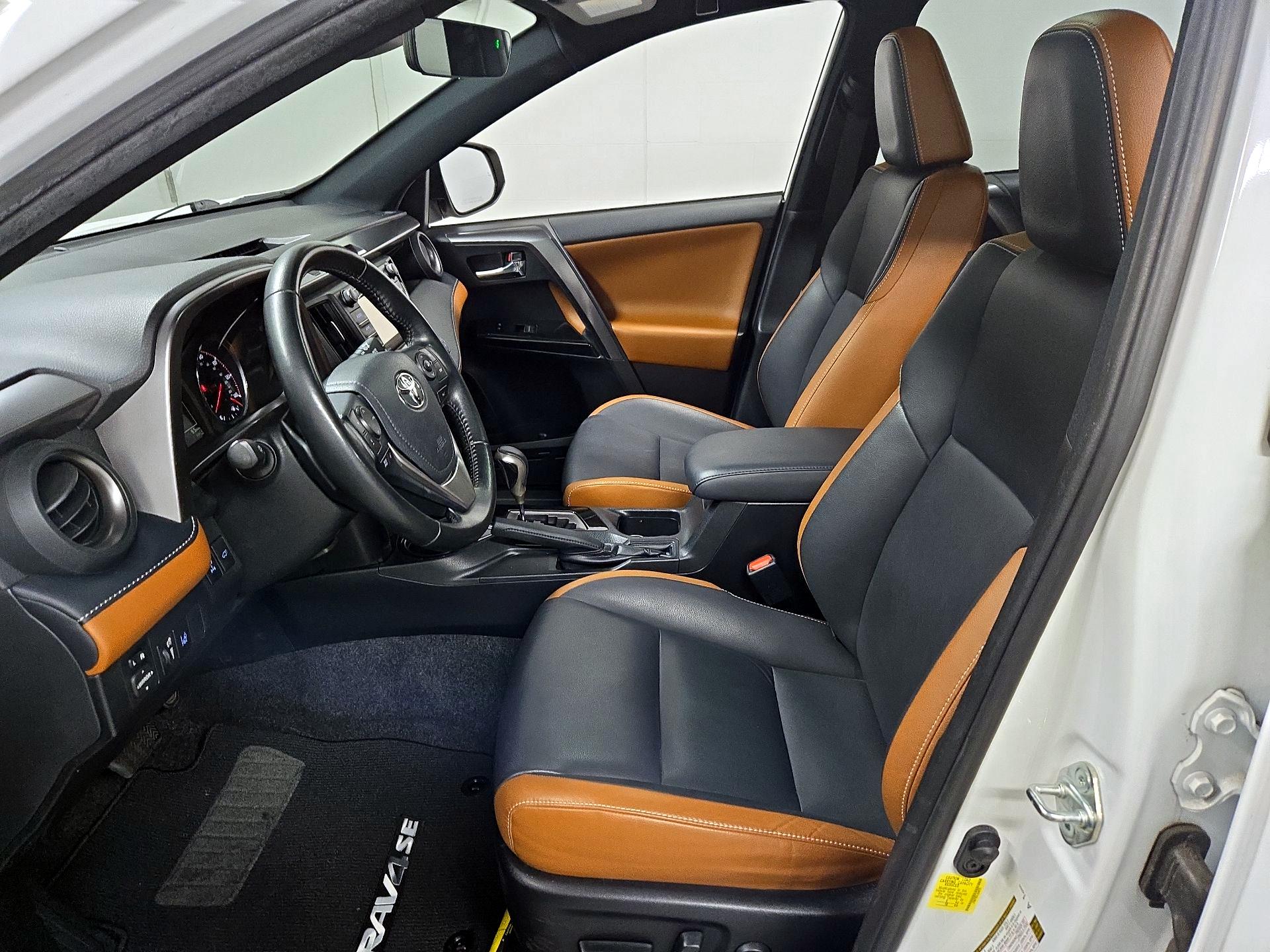 Thumbnail: 2018 Toyota RAV4 - 11