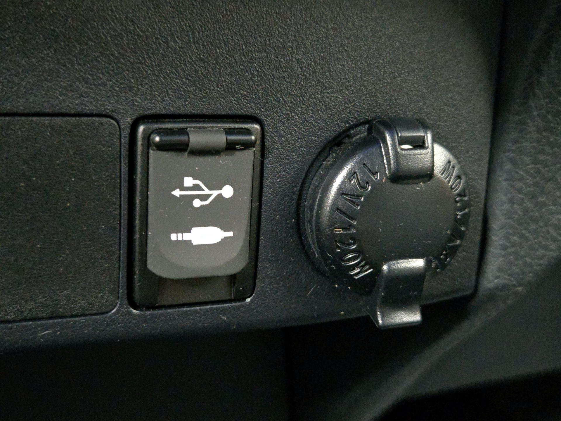 Thumbnail: 2018 Toyota RAV4 - 18