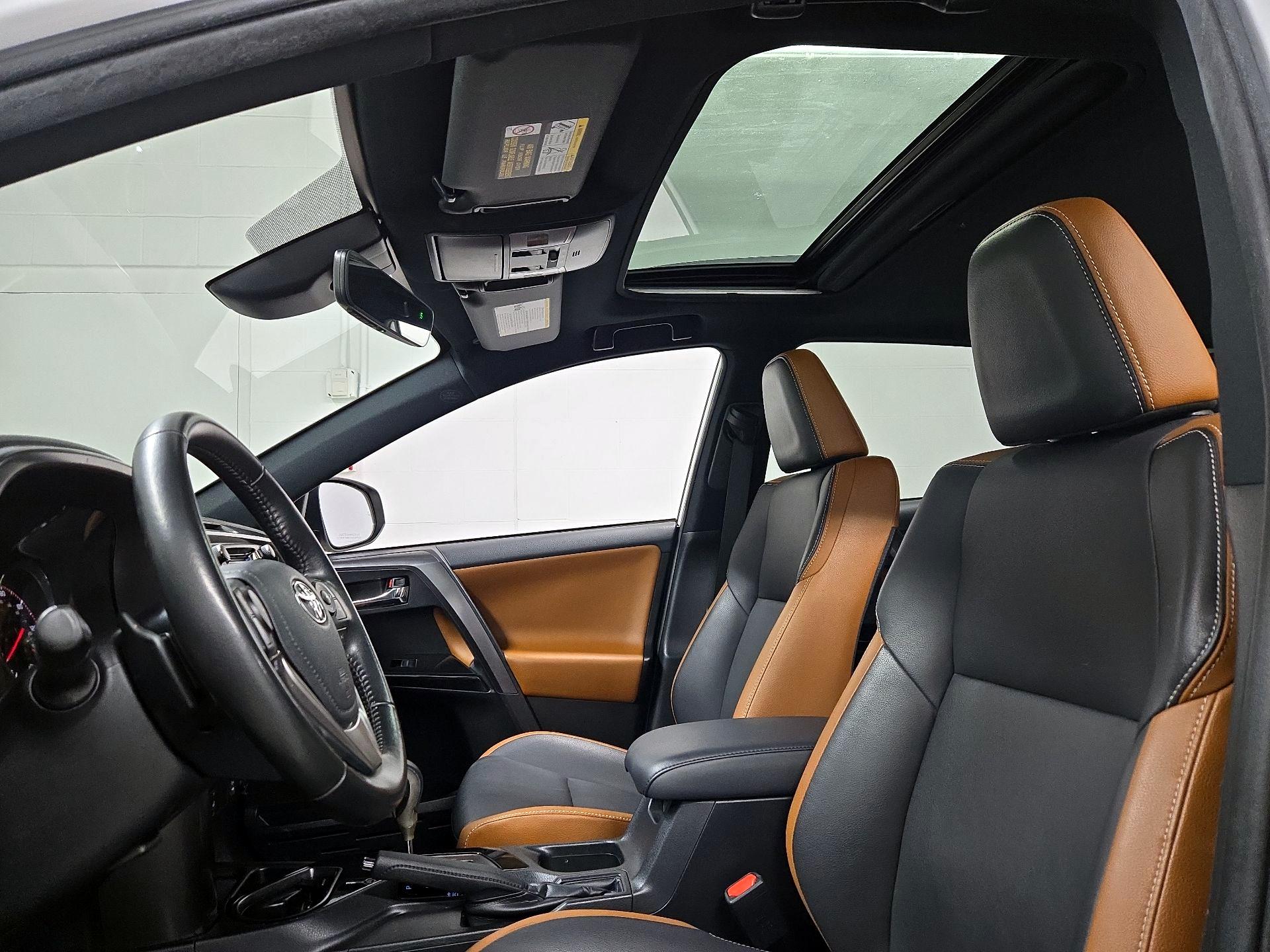 Thumbnail: 2018 Toyota RAV4 - 19