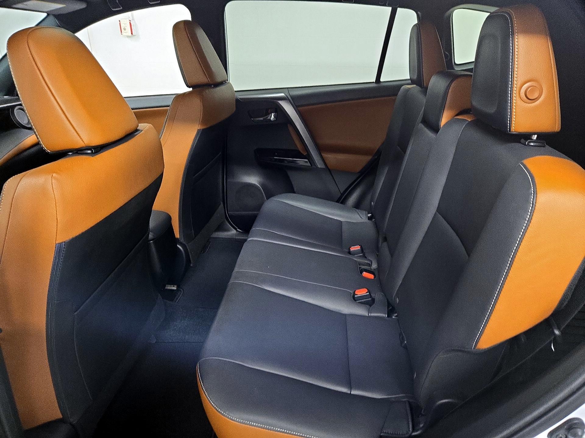 Thumbnail: 2018 Toyota RAV4 - 20