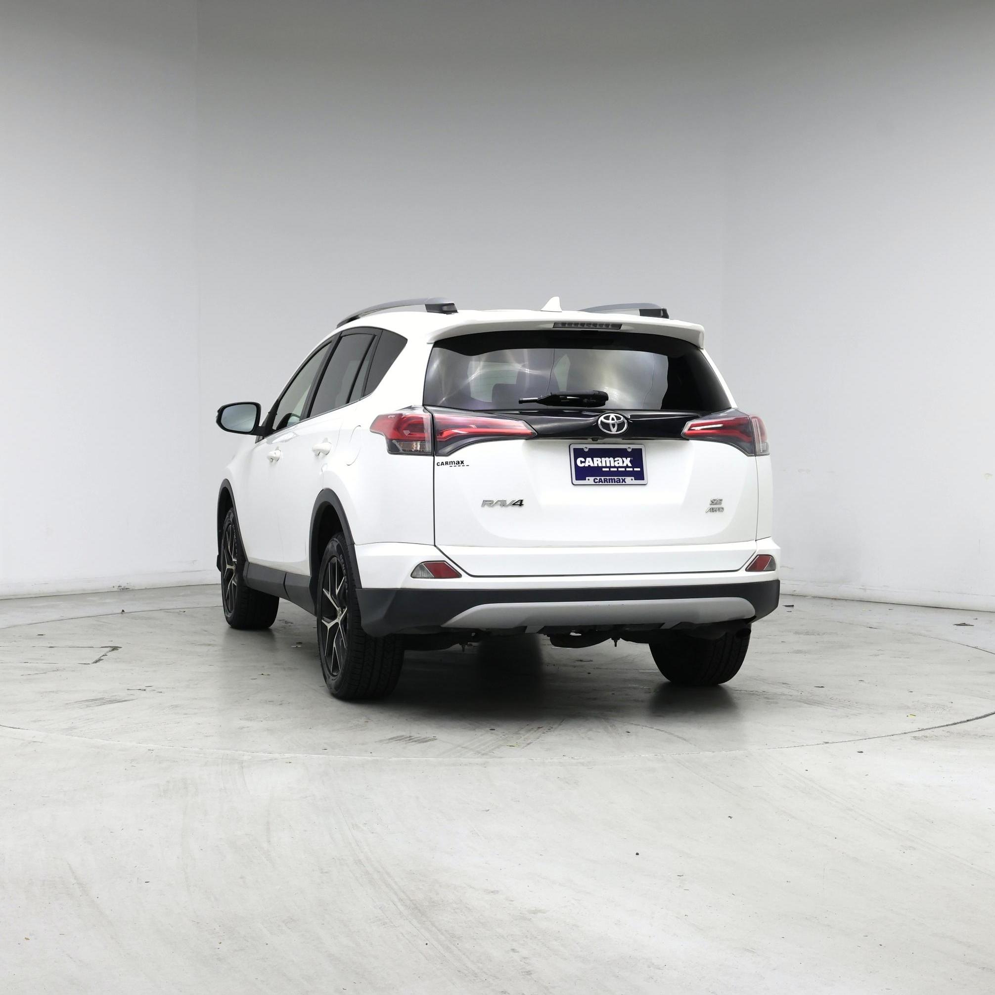 Thumbnail: 2018 Toyota RAV4 - 6