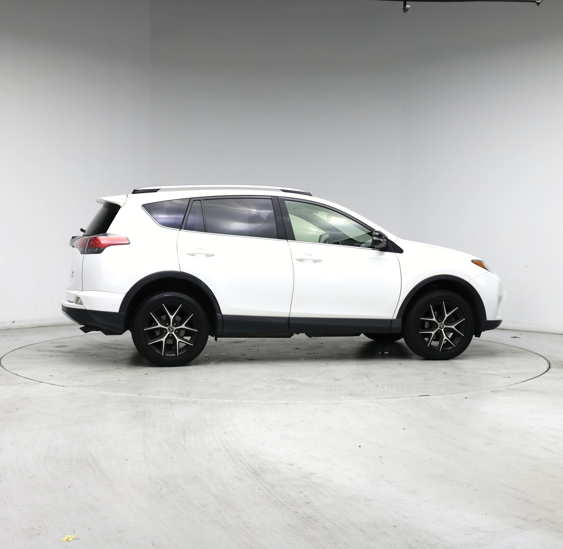 Thumbnail: 2018 Toyota RAV4 - 7