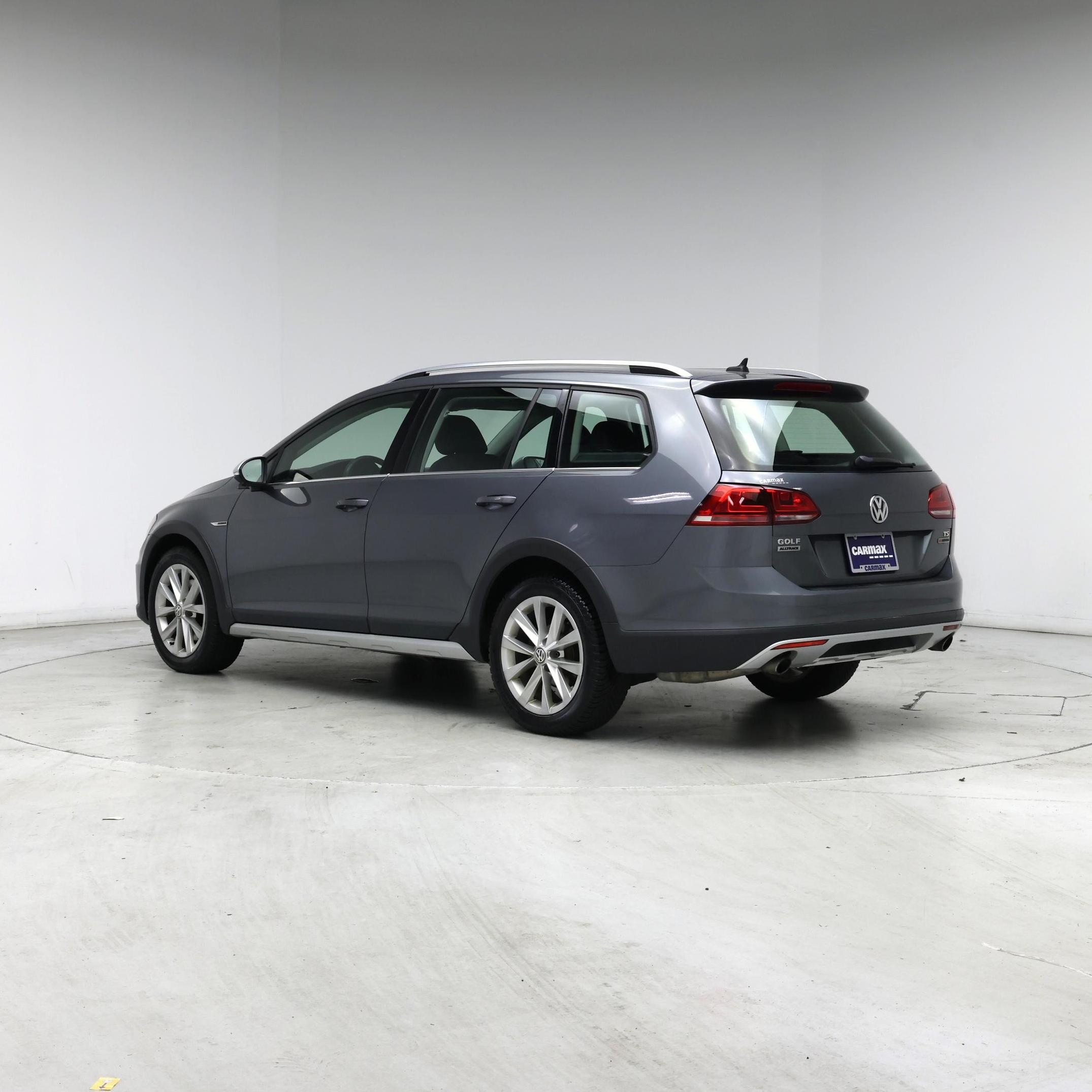 Thumbnail: 2017 Volkswagen Golf - 2