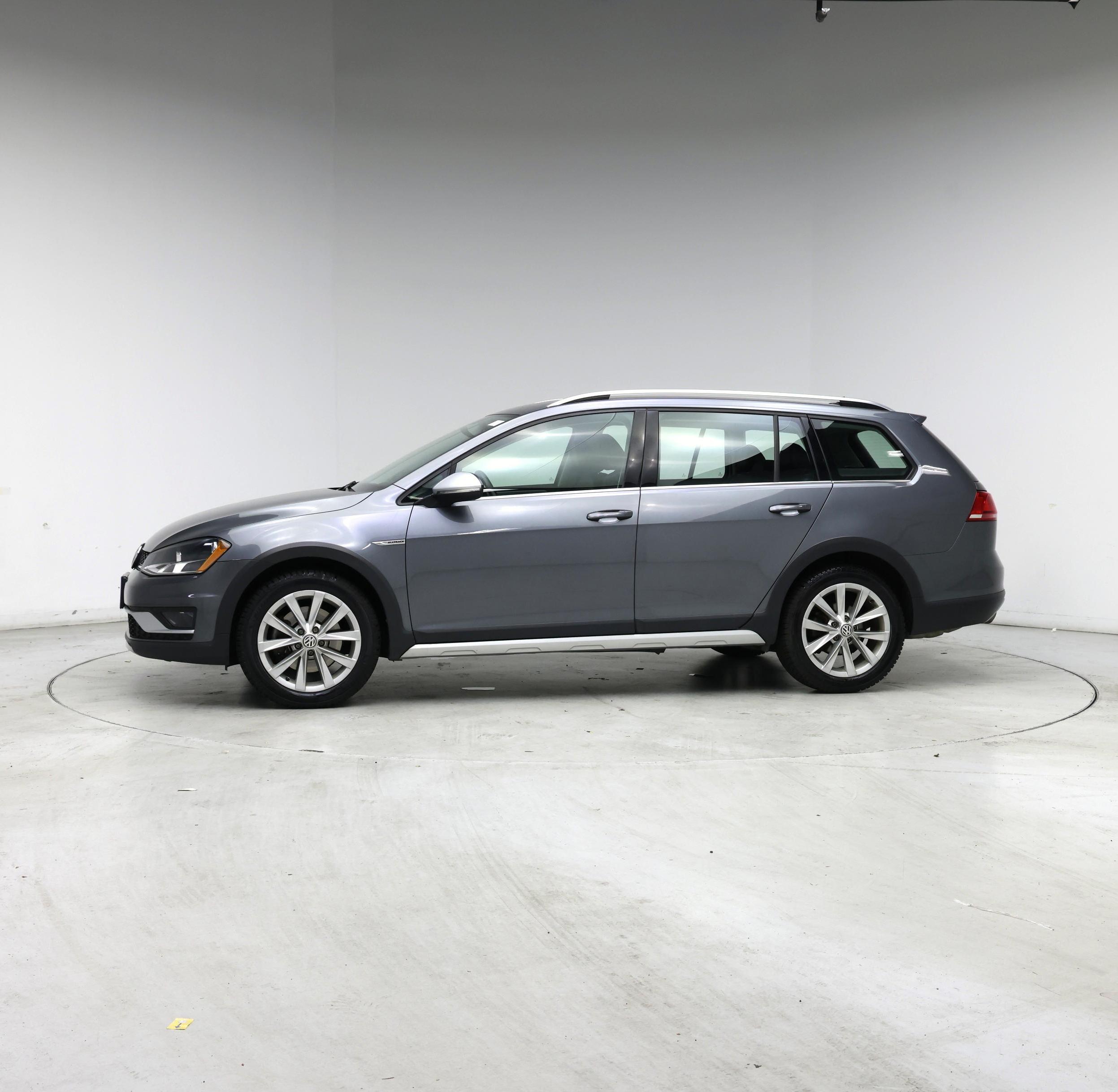 Thumbnail: 2017 Volkswagen Golf - 3