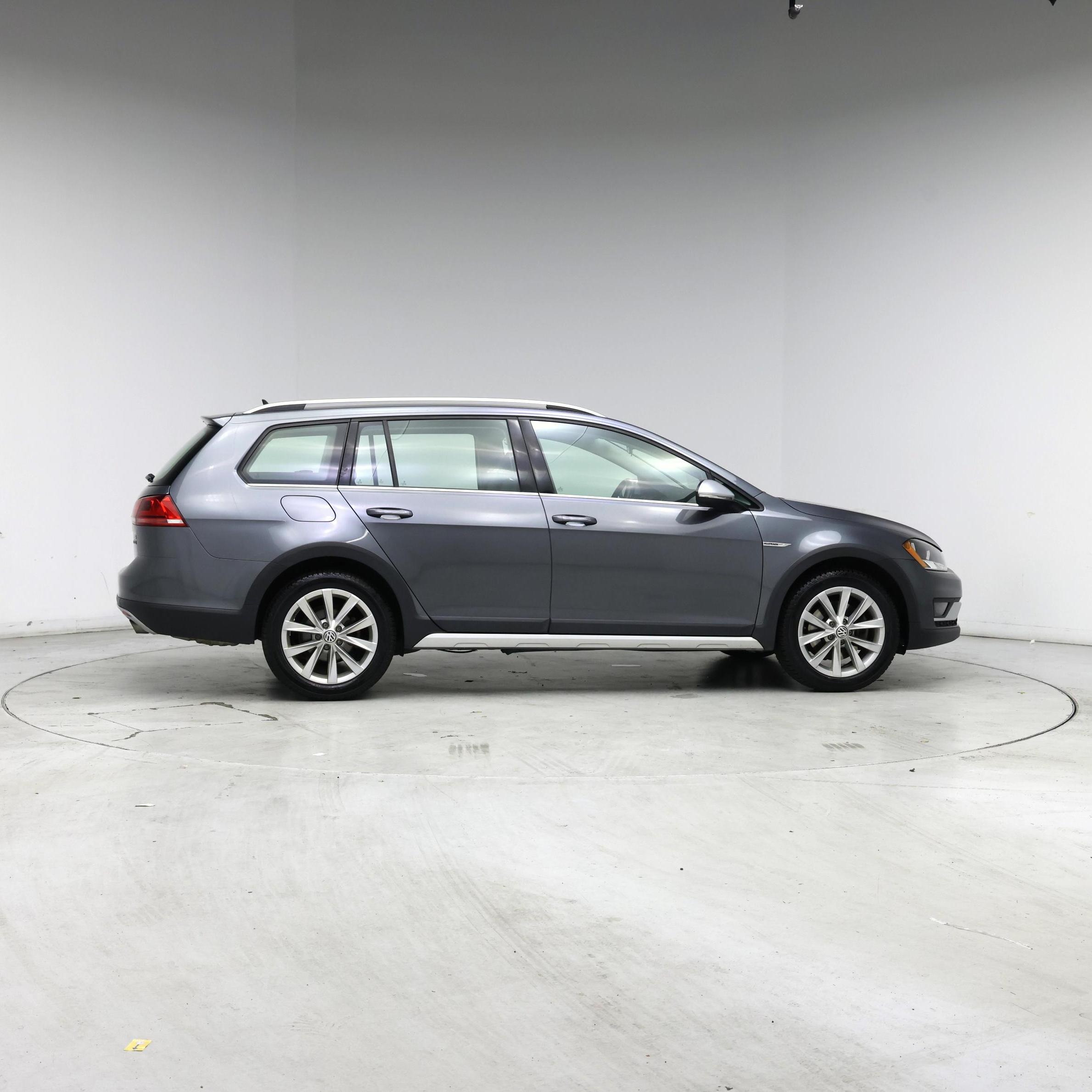 Thumbnail: 2017 Volkswagen Golf - 7