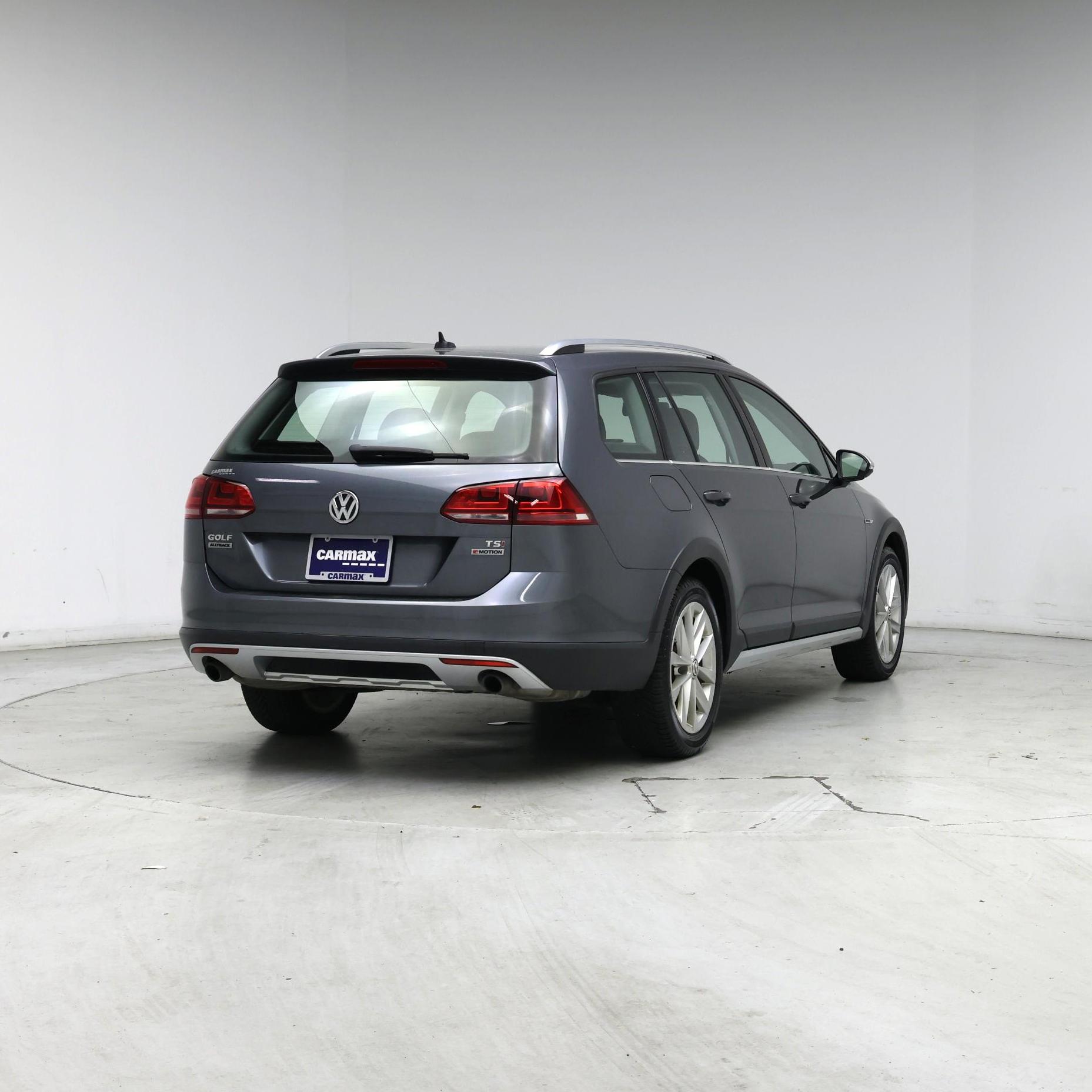 Thumbnail: 2017 Volkswagen Golf - 8