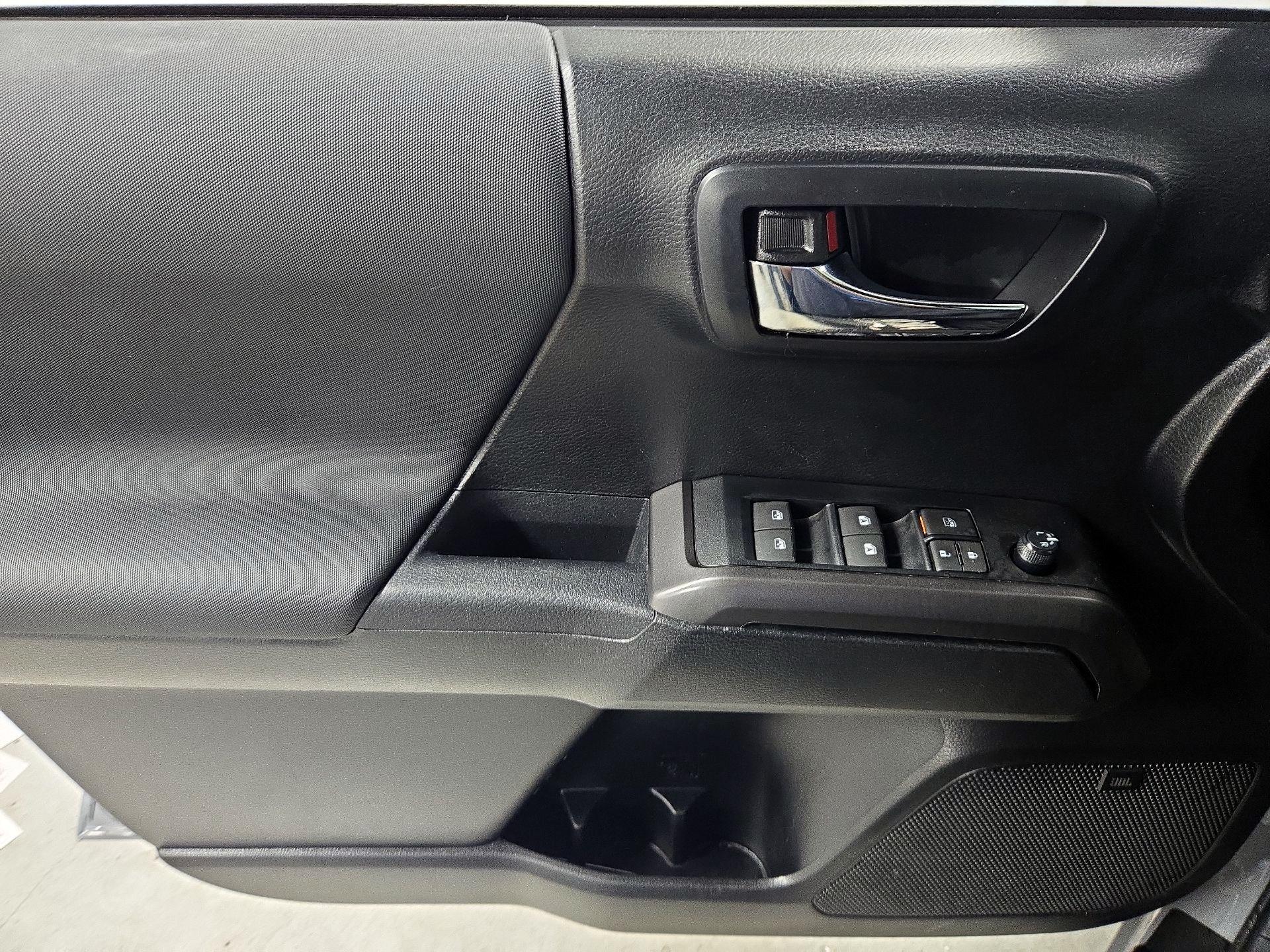 Thumbnail: 2021 Toyota Tacoma - 12