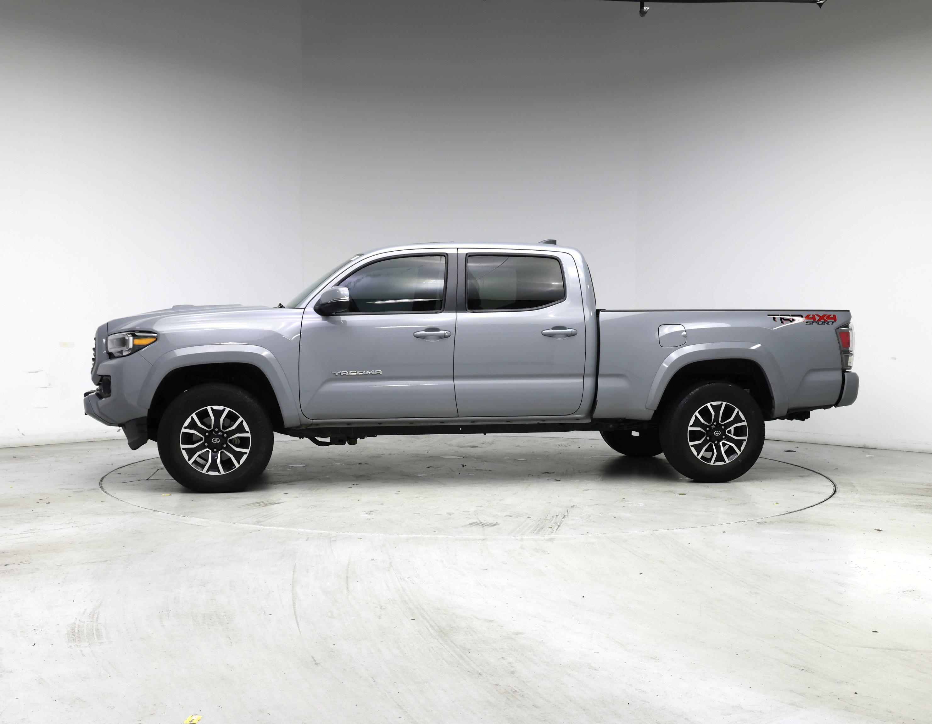 Thumbnail: 2021 Toyota Tacoma - 3