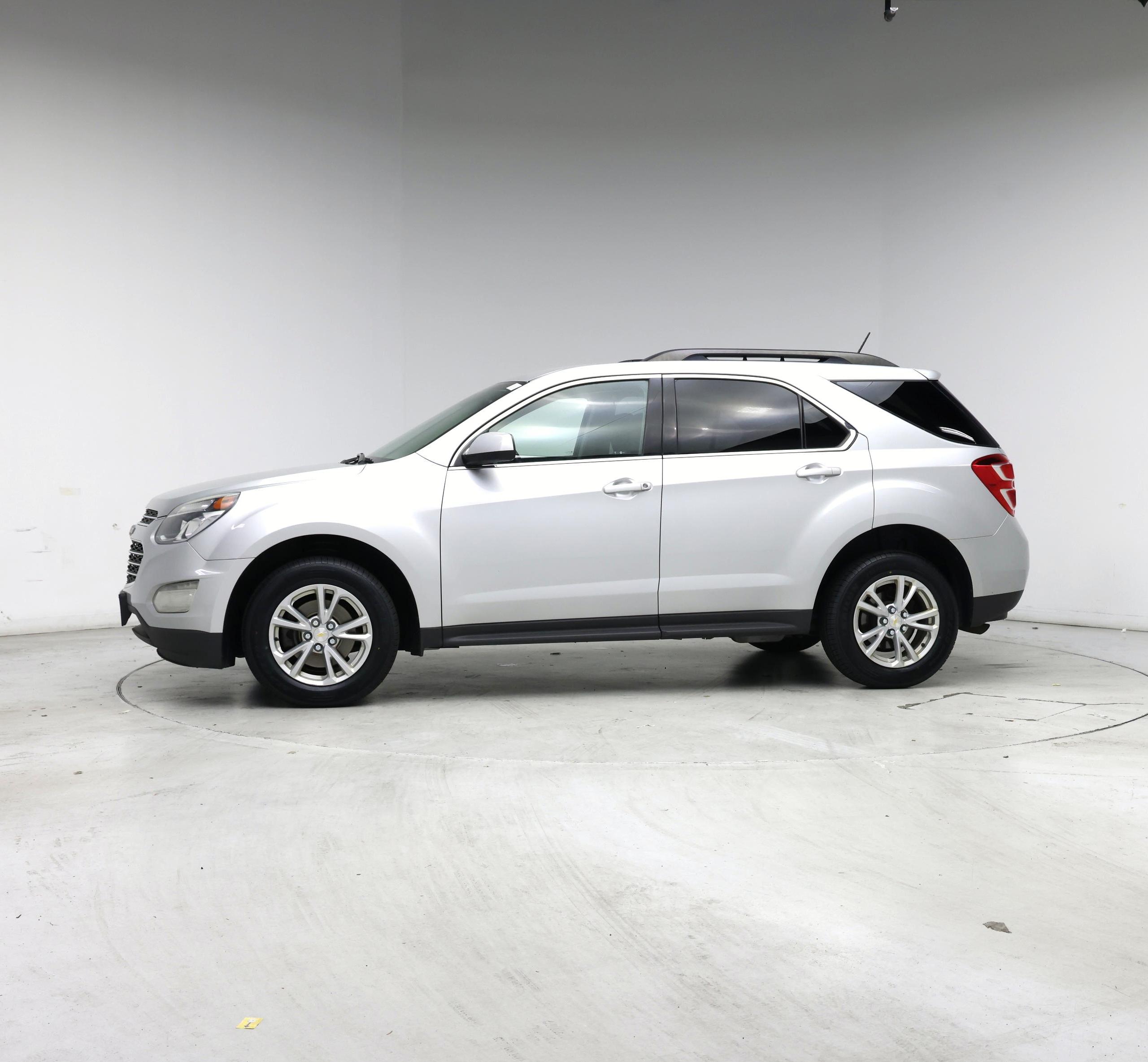 Thumbnail: 2017 Chevrolet Equinox - 3