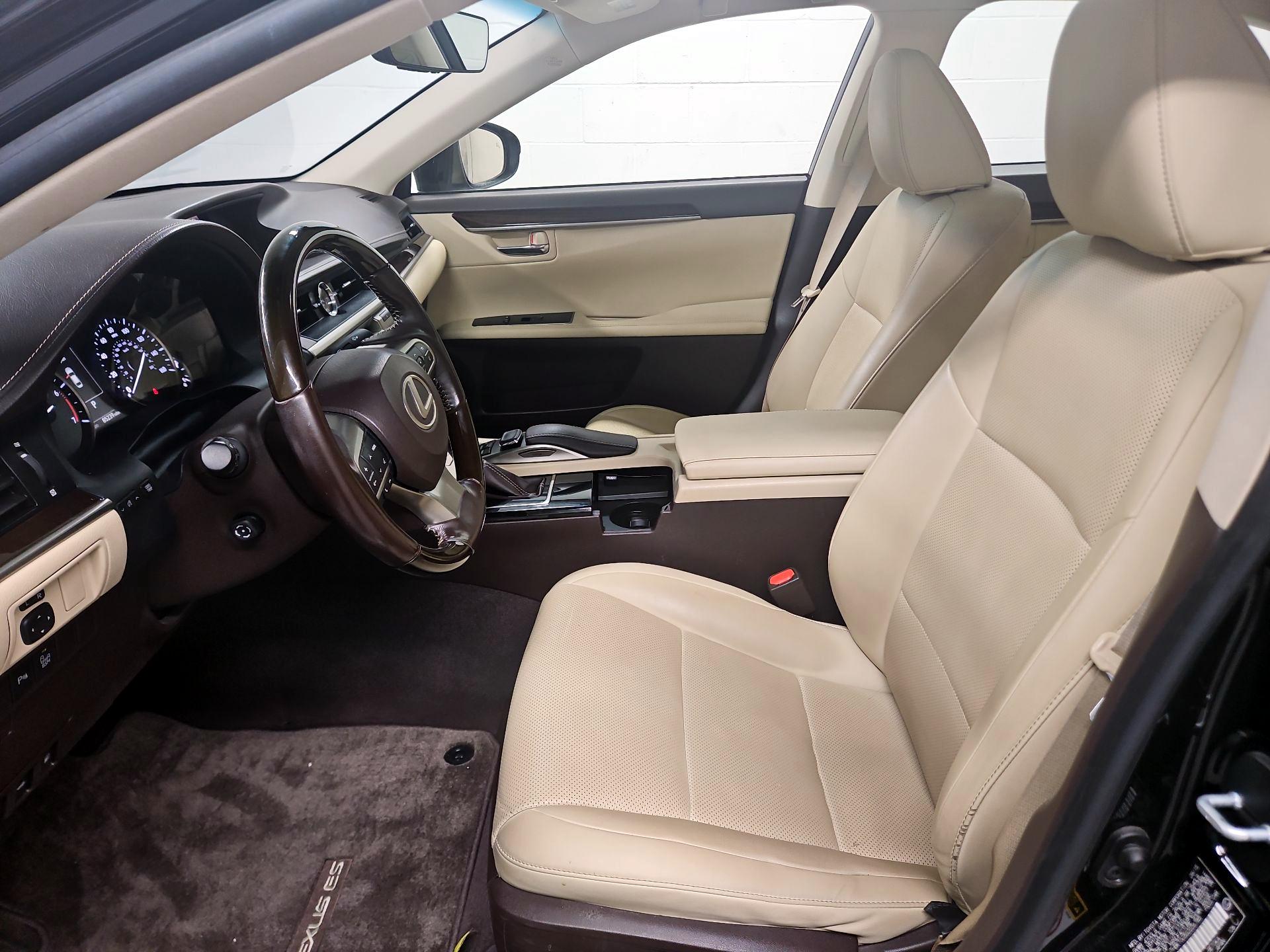 Thumbnail: 2016 Lexus ES - 11