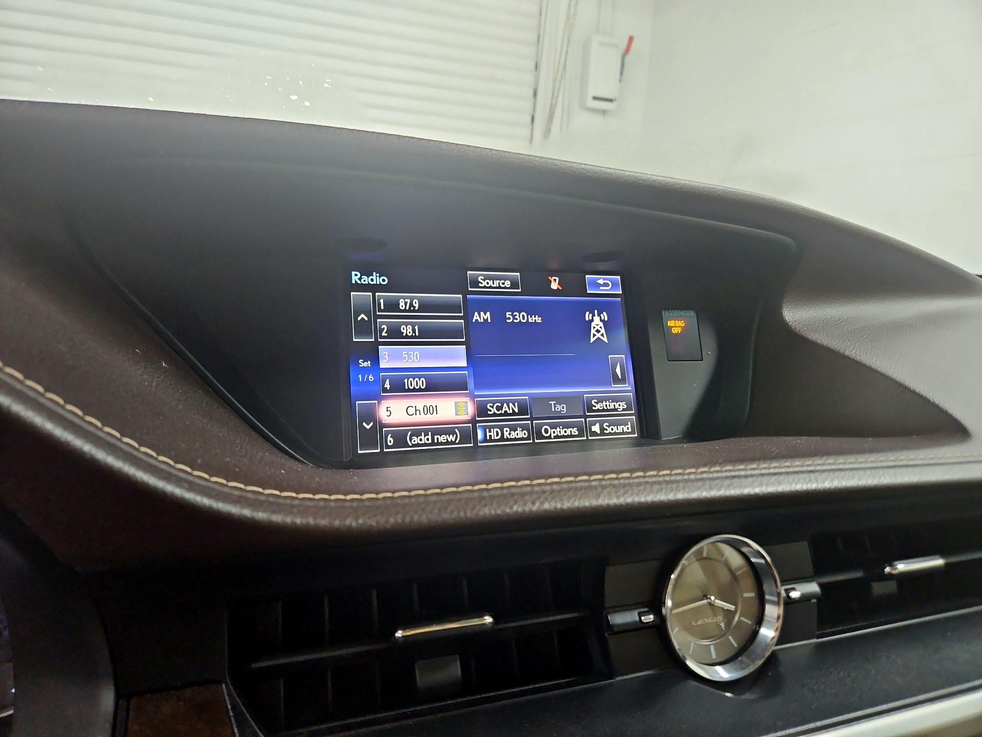 Thumbnail: 2016 Lexus ES - 16