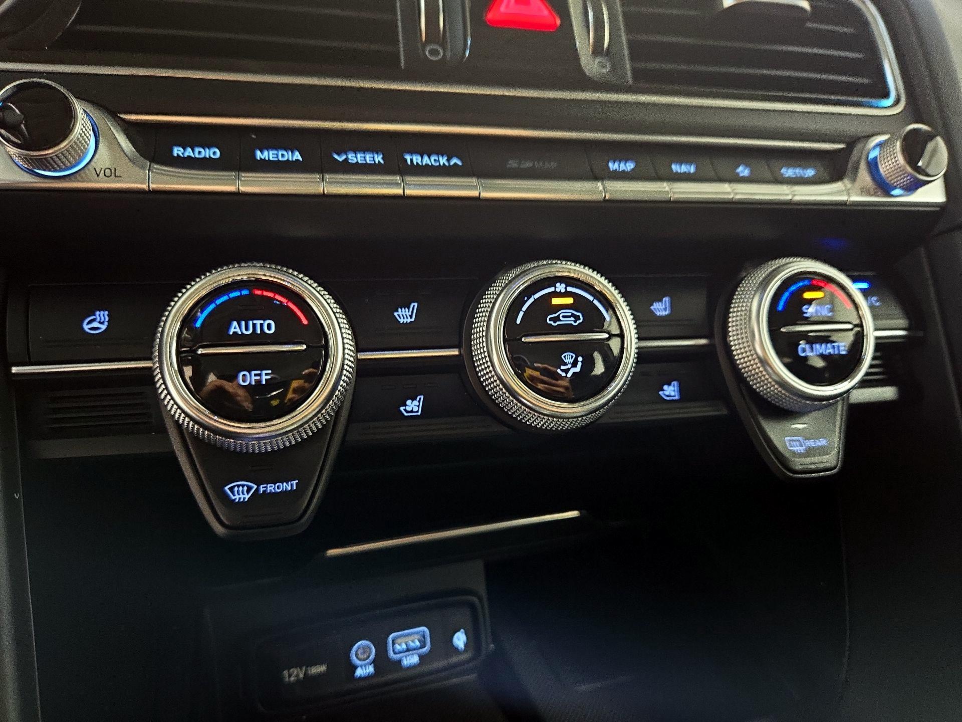 Thumbnail: 2020 Genesis G70 - 17