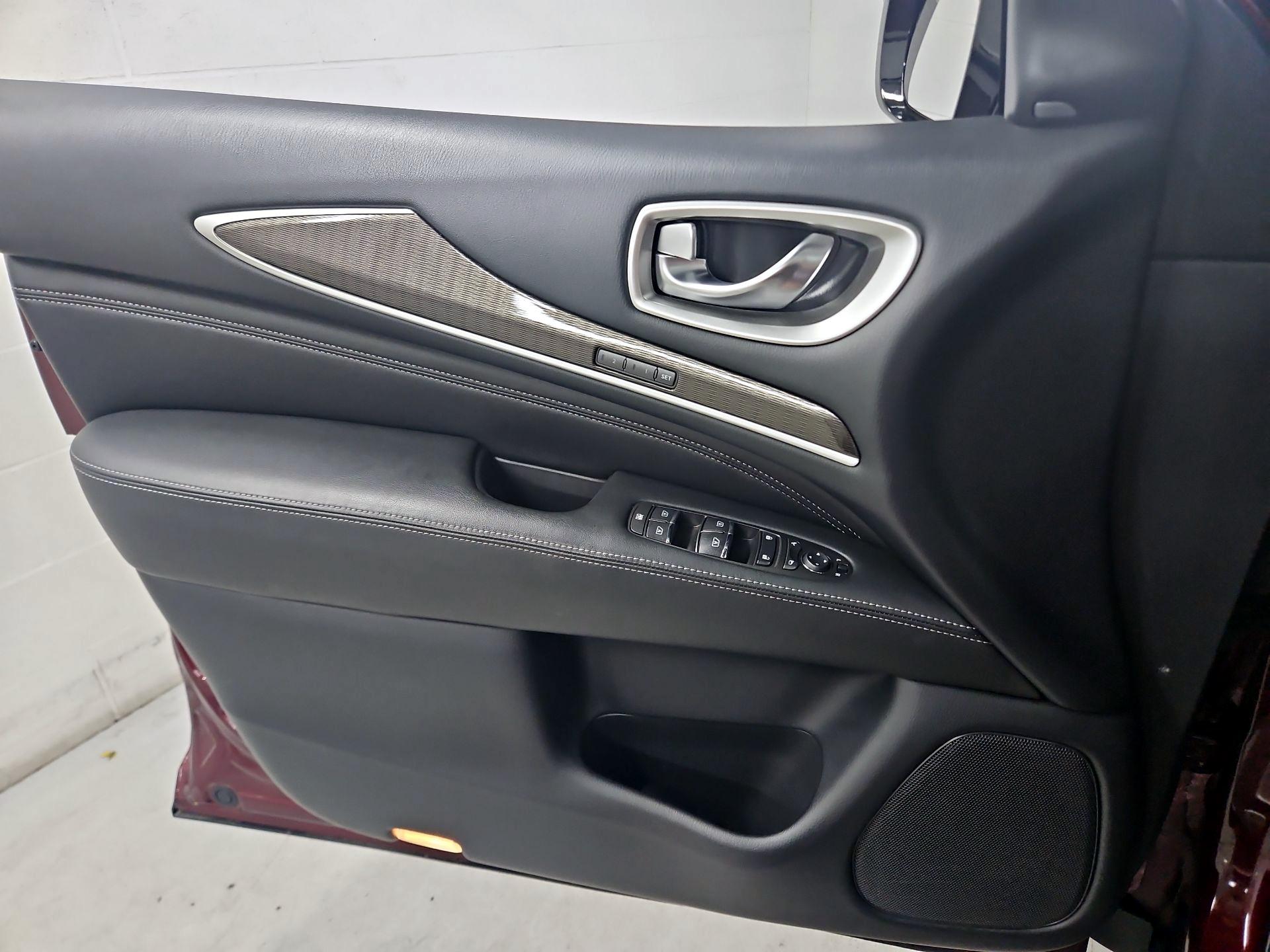 Thumbnail: 2019 INFINITI QX60 - 12