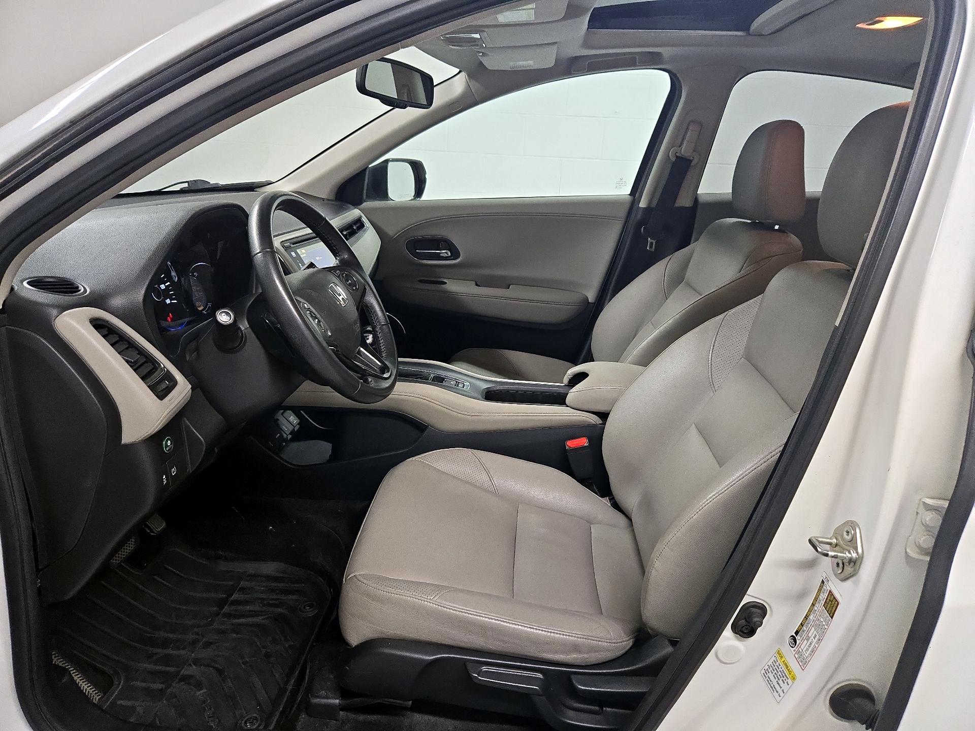 Thumbnail: 2016 Honda HR-V - 11