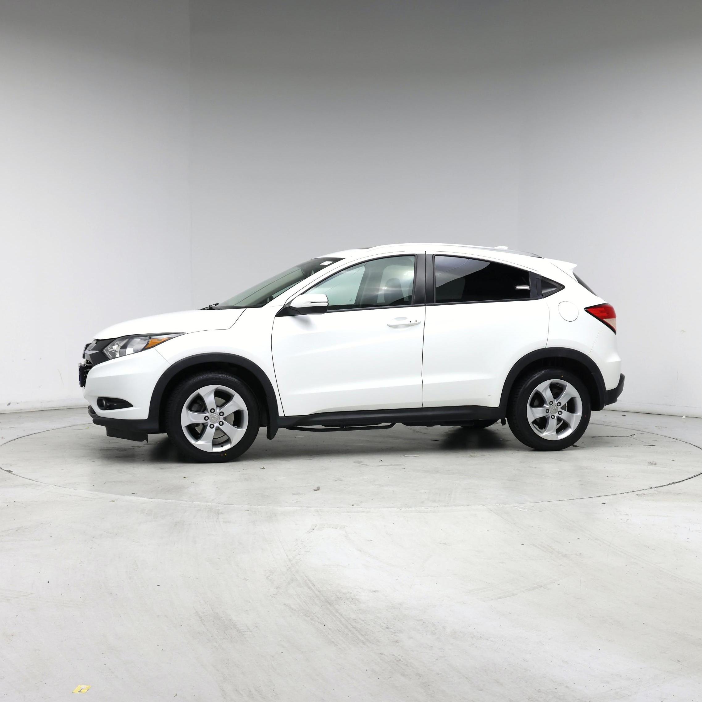 Thumbnail: 2016 Honda HR-V - 3