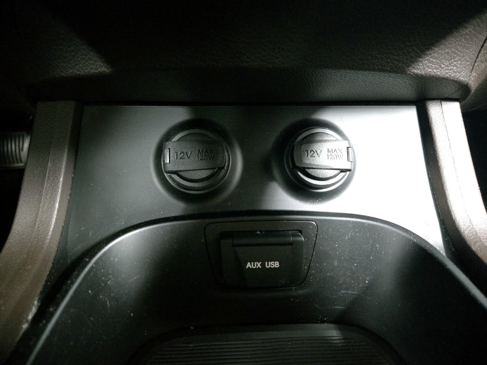 Thumbnail: 2013 Hyundai Santa Fe - 18