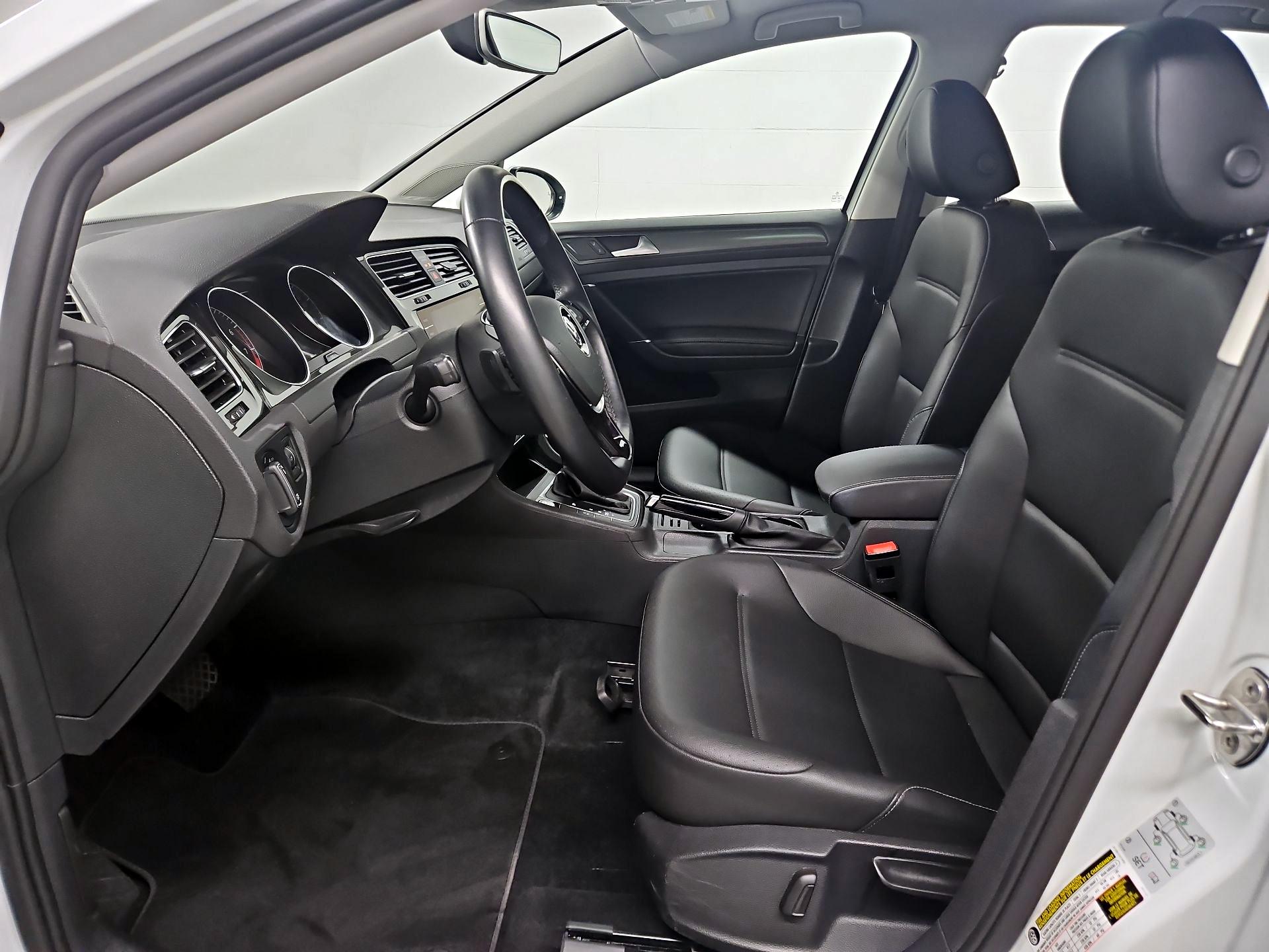 Thumbnail: 2019 Volkswagen Golf - 11