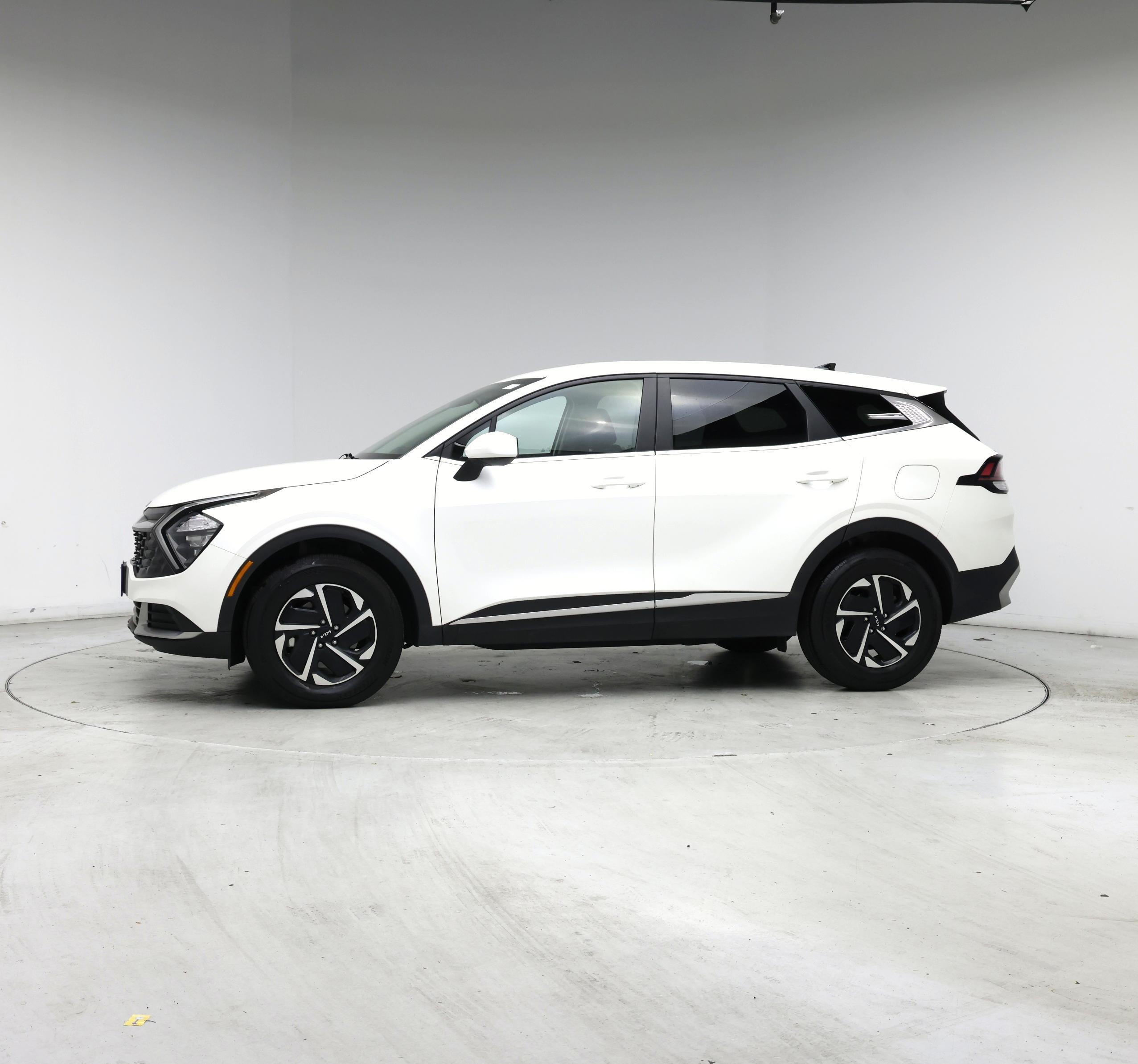 Thumbnail: 2023 Kia Sportage - 3
