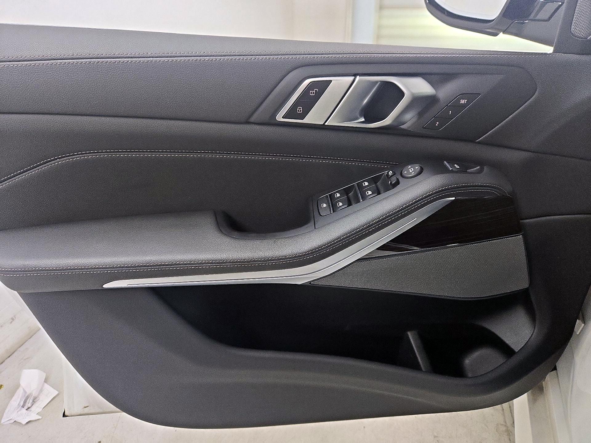 Thumbnail: 2021 BMW X5 - 12