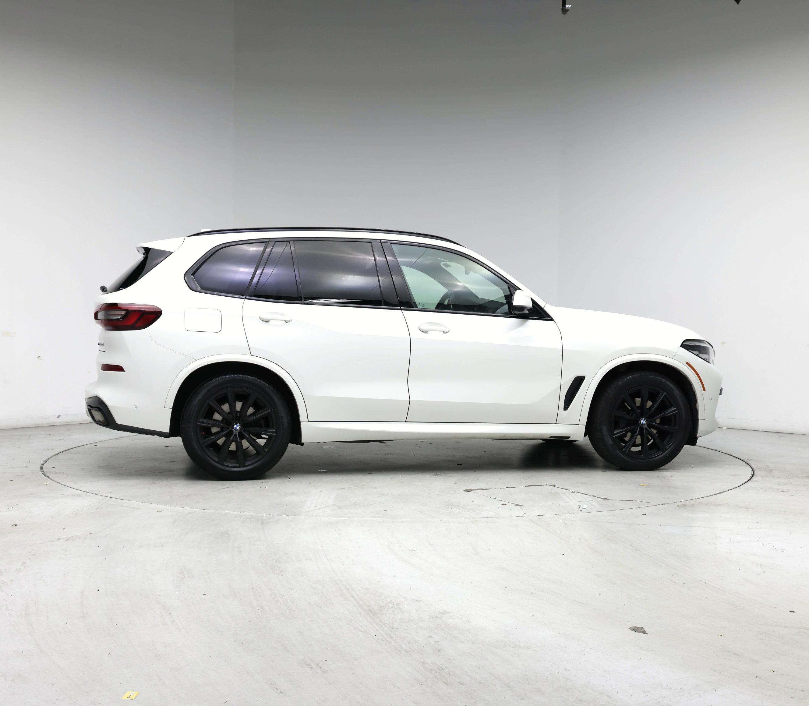 Thumbnail: 2021 BMW X5 - 7