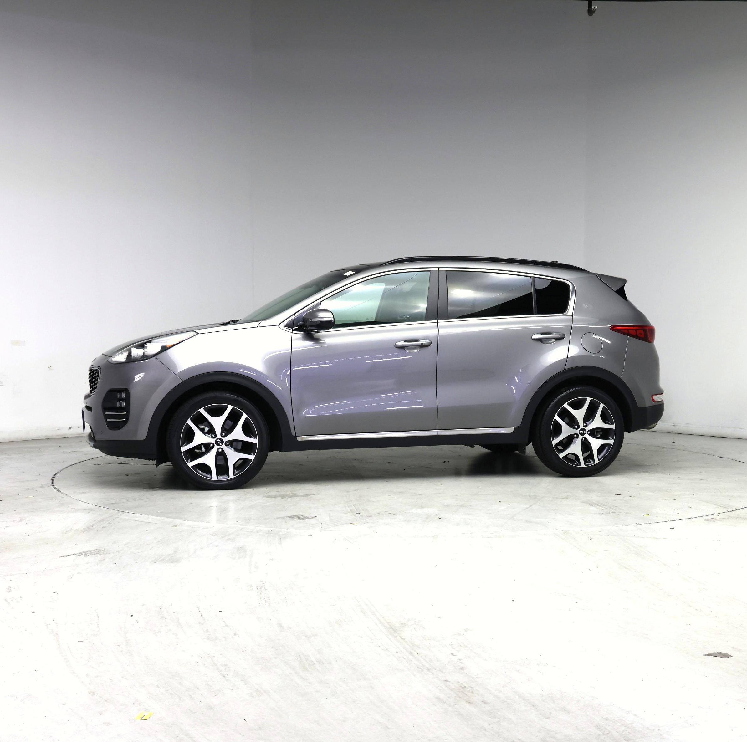 Thumbnail: 2018 Kia Sportage - 3