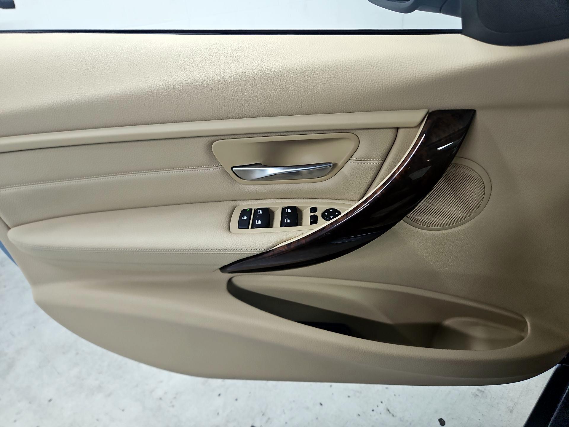 Thumbnail: 2014 BMW 3 Series - 12