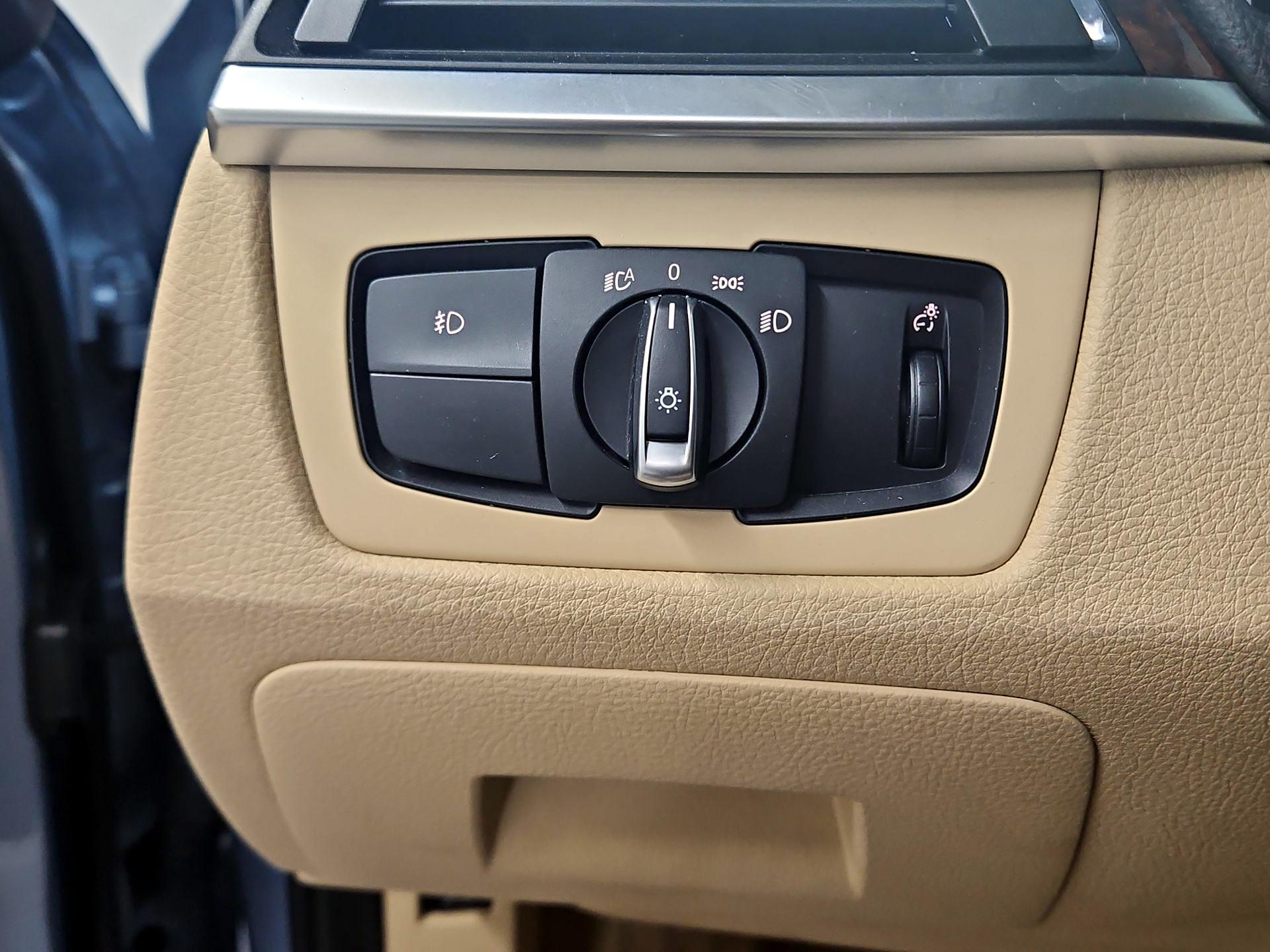 Thumbnail: 2014 BMW 3 Series - 13