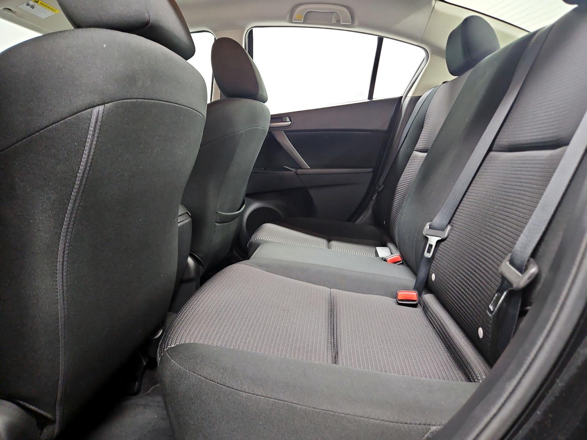 Thumbnail: 2013 Mazda Mazda3 - 18