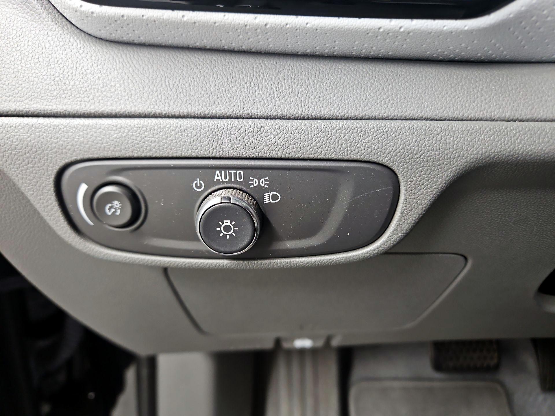Thumbnail: 2022 Chevrolet Bolt EUV - 13