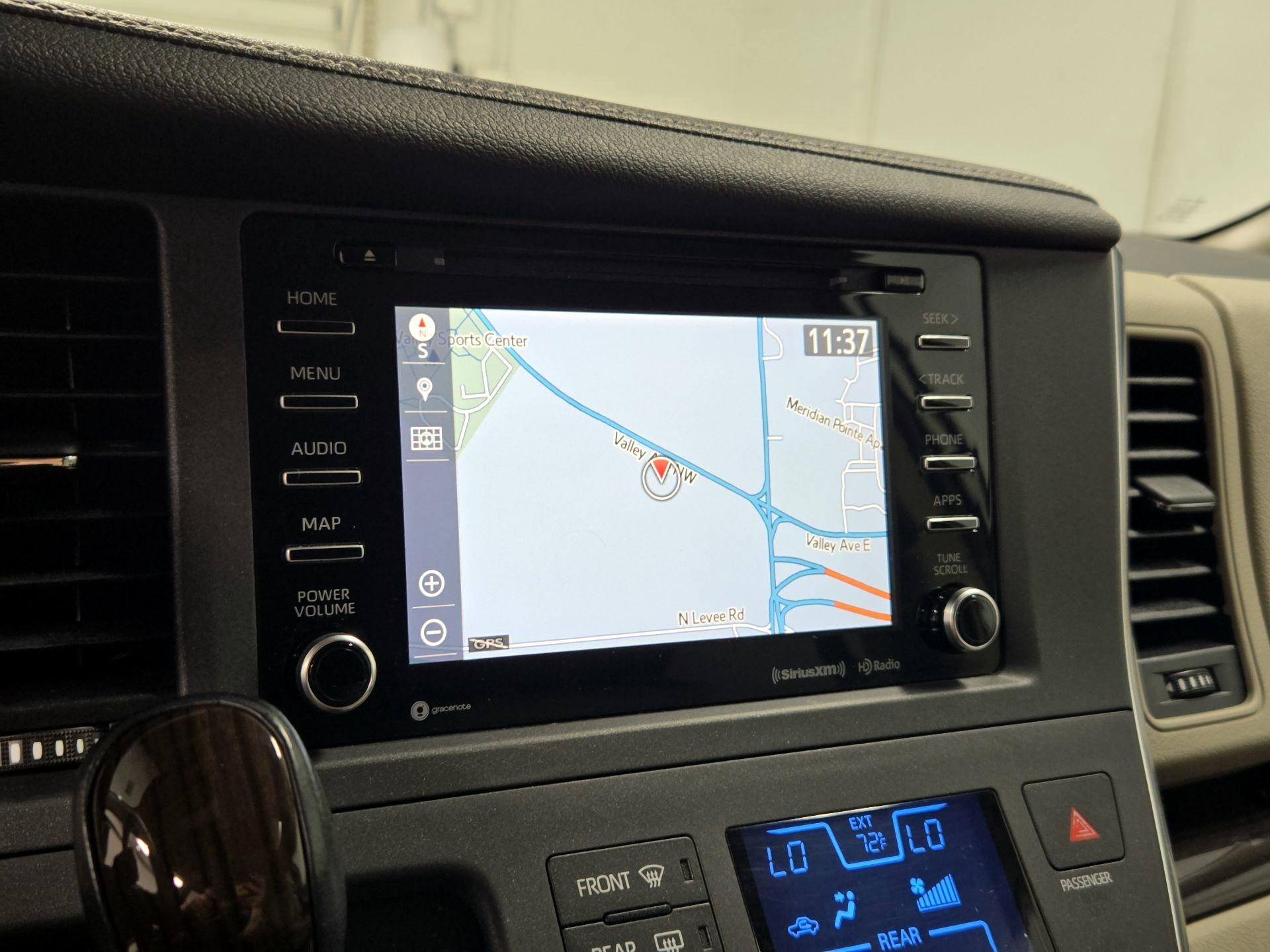 Thumbnail: 2019 Toyota Sienna - 14