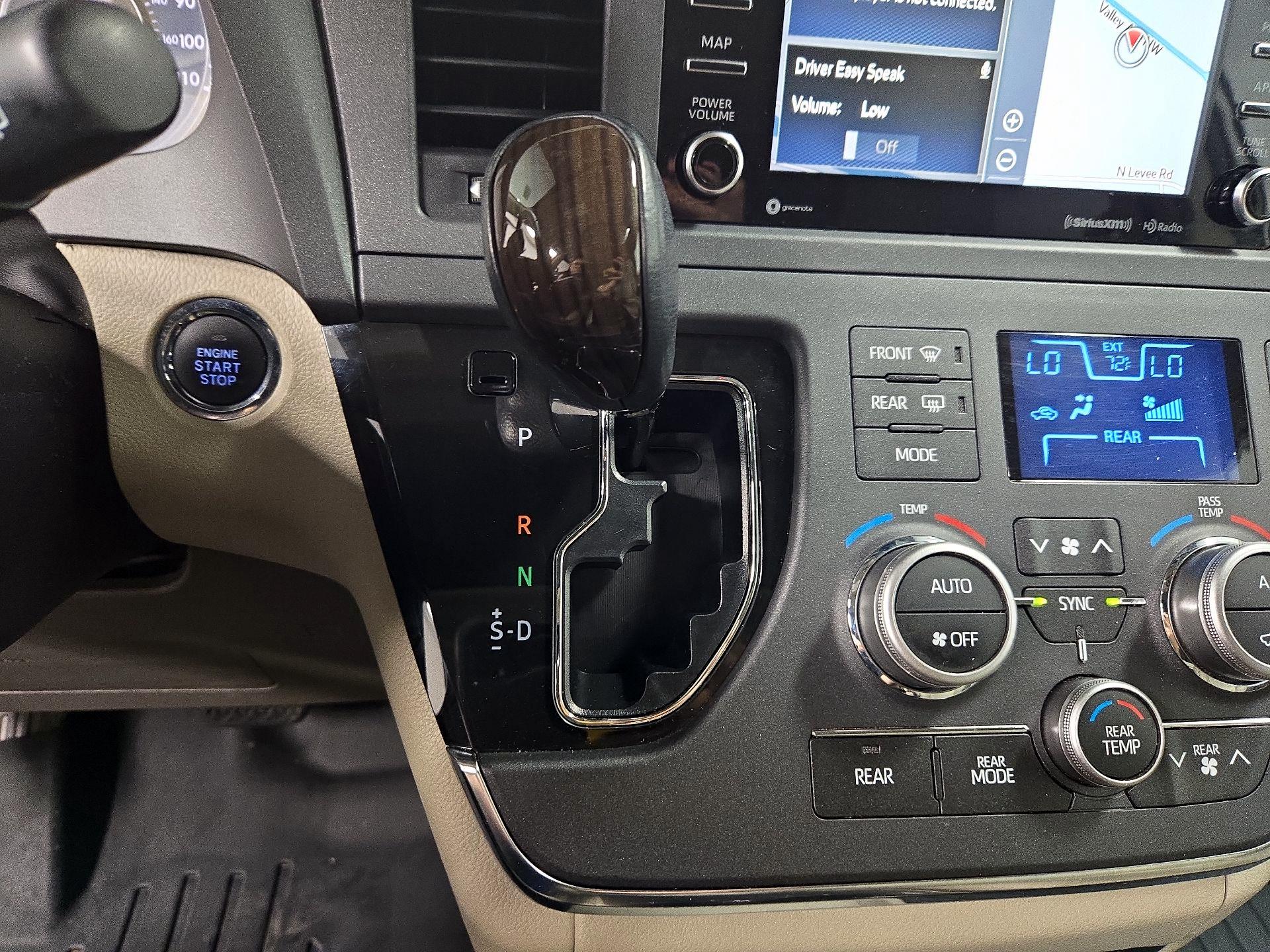 Thumbnail: 2019 Toyota Sienna - 18