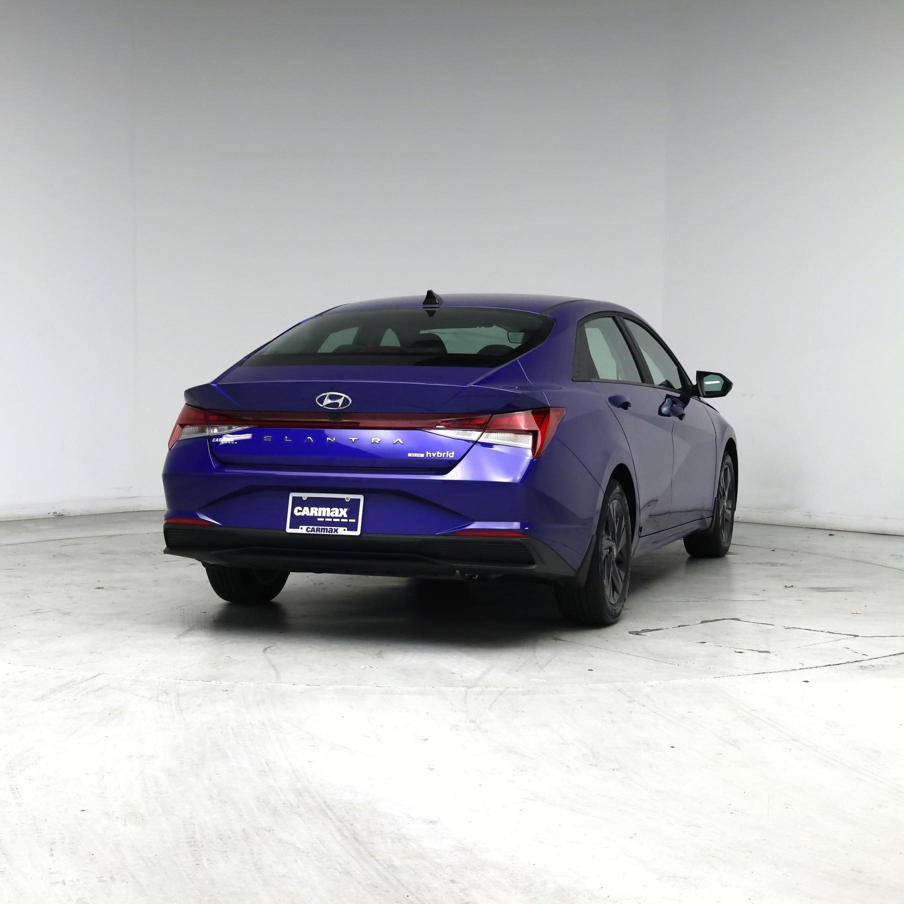 Thumbnail: 2023 Hyundai Elantra - 8