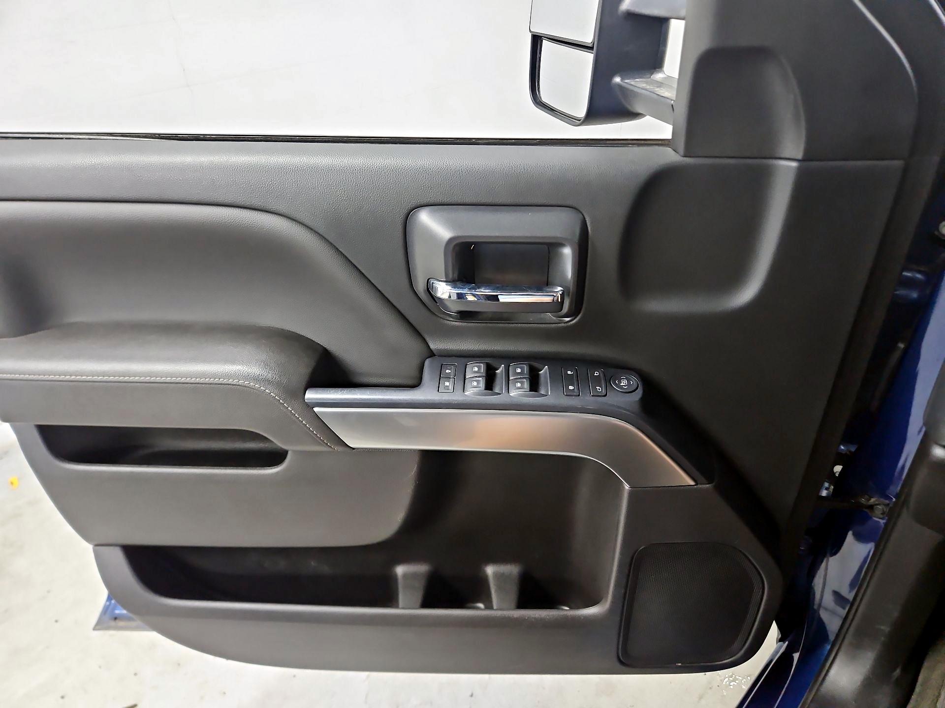 Thumbnail: 2017 Chevrolet Silverado 1500 - 12
